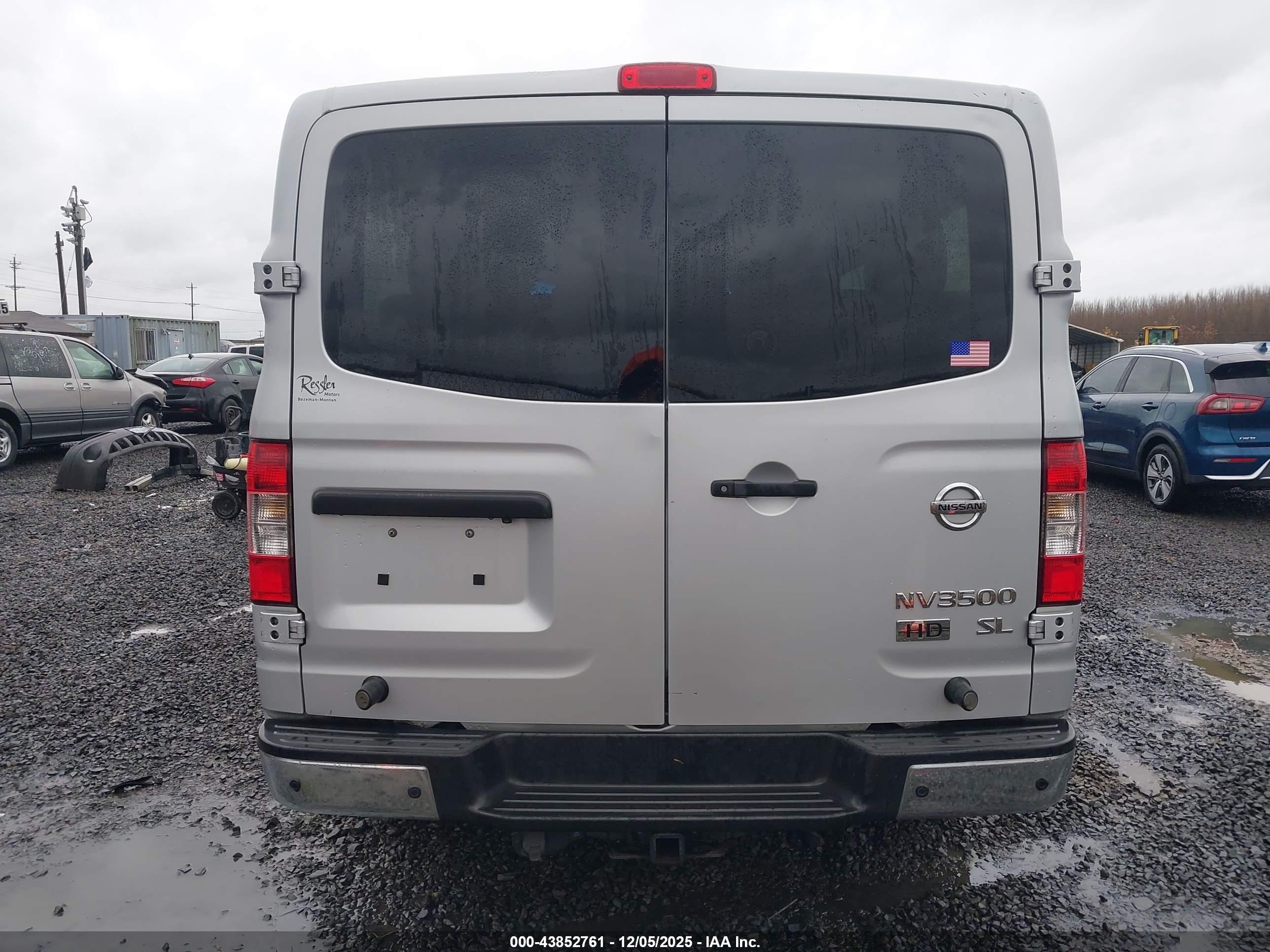 2015 Nissan Nv Passenger Nv3500 Hd S V8/sl V8/sv V8 Silver vin: 5BZAF0AA7FN851489