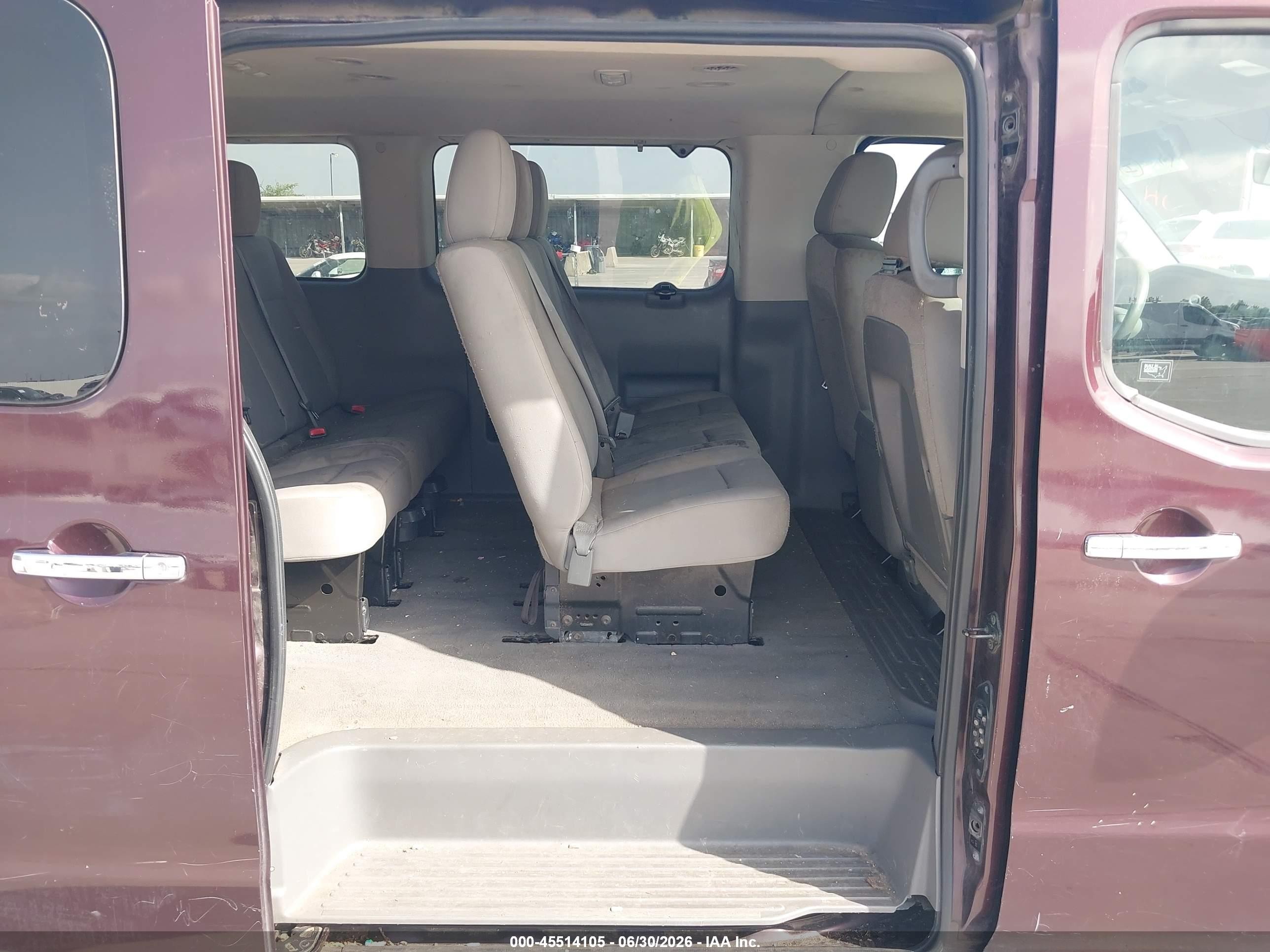 2013 Nissan Nv Passenger Nv3500 Hd Sv V8 Burgundy vin: 5BZAF0AA8DN202085