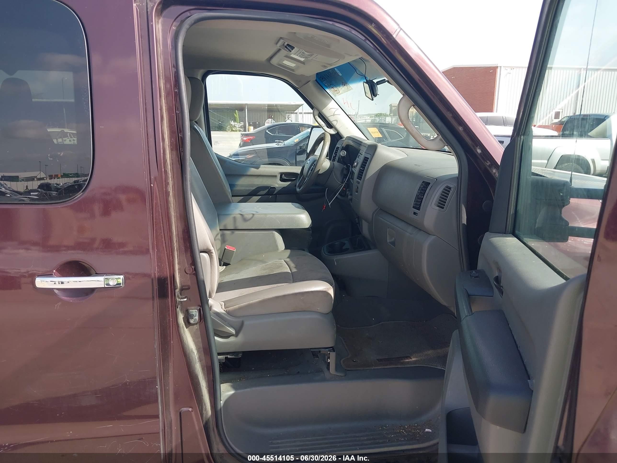 2013 Nissan Nv Passenger Nv3500 Hd Sv V8 Burgundy vin: 5BZAF0AA8DN202085