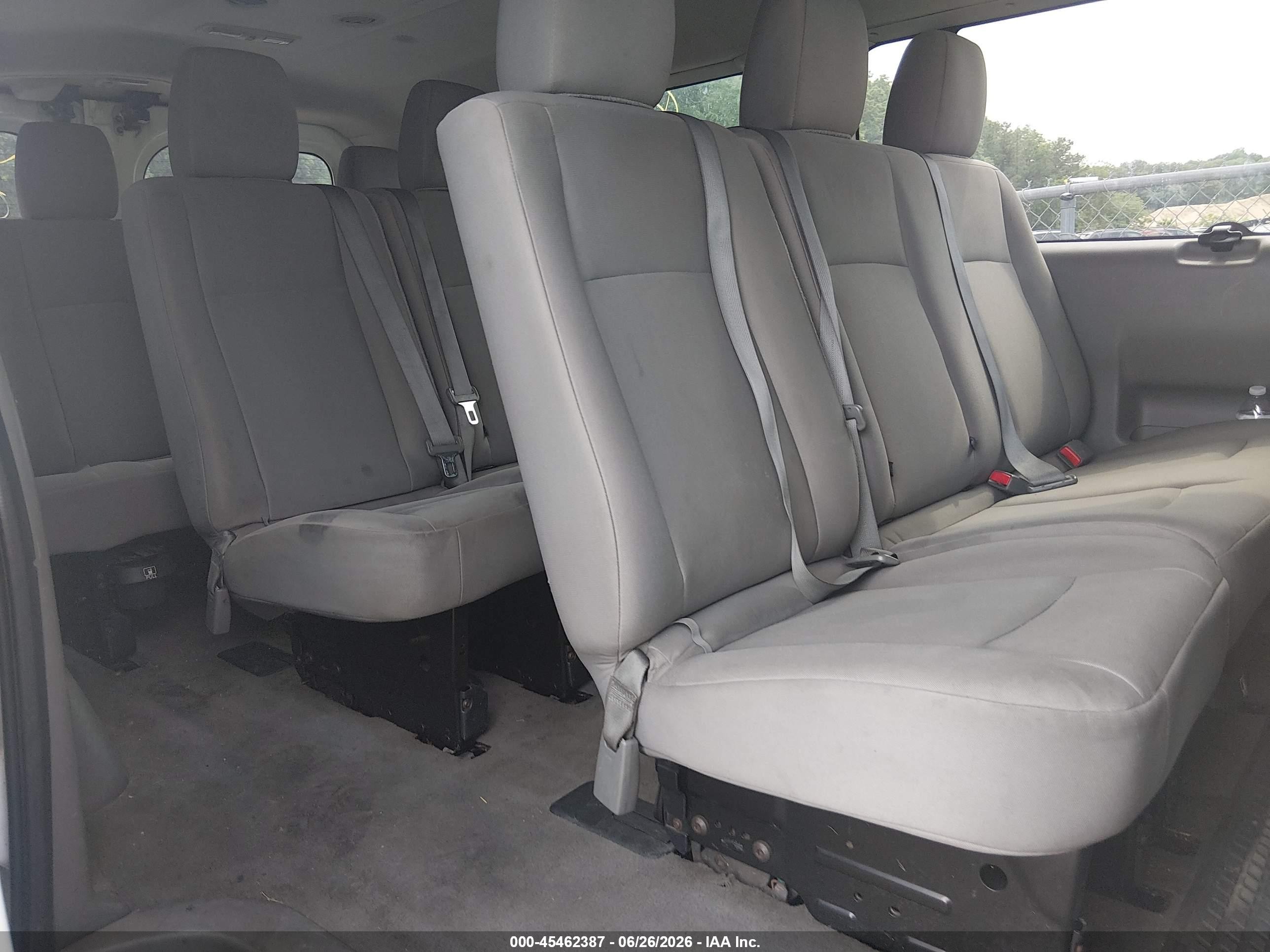 2013 Nissan Nv Passenger Nv3500 Hd Sv V8 White vin: 5BZAF0AA9DN201849