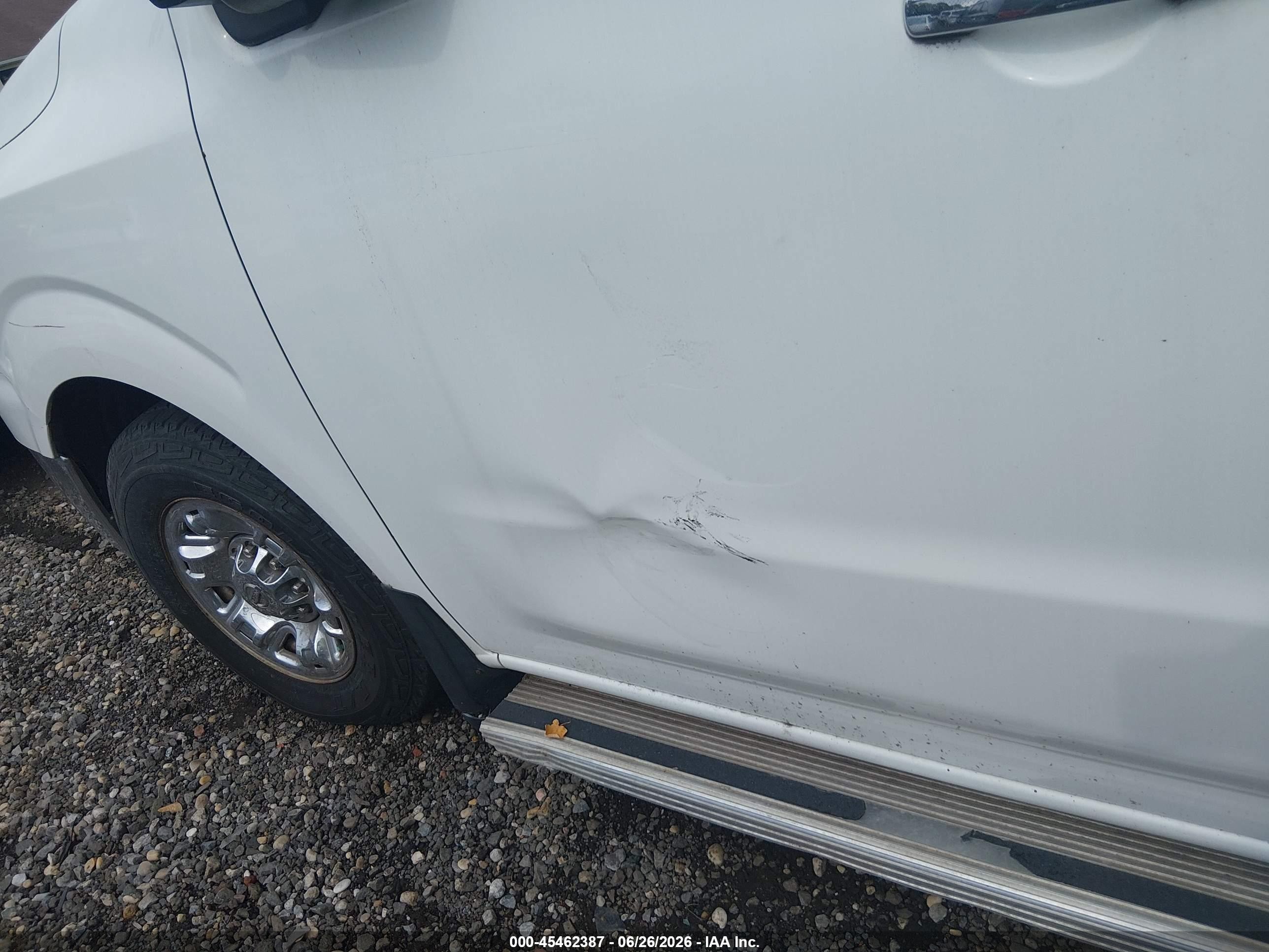 2013 Nissan Nv Passenger Nv3500 Hd Sv V8 White vin: 5BZAF0AA9DN201849