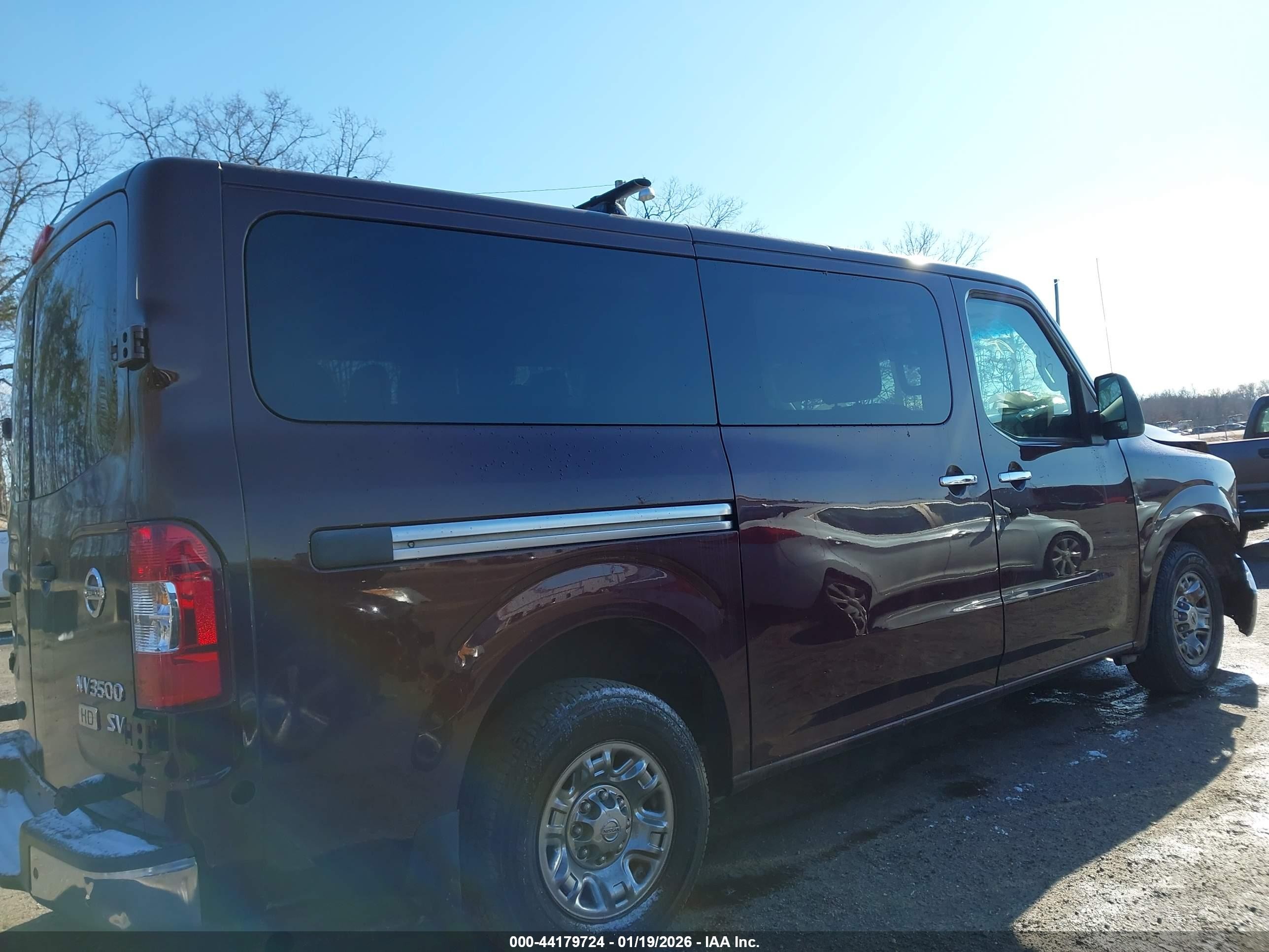 2015 Nissan Nv Passenger Nv3500 Hd Sv V6 Burgundy vin: 5BZBF0AA1FN851136