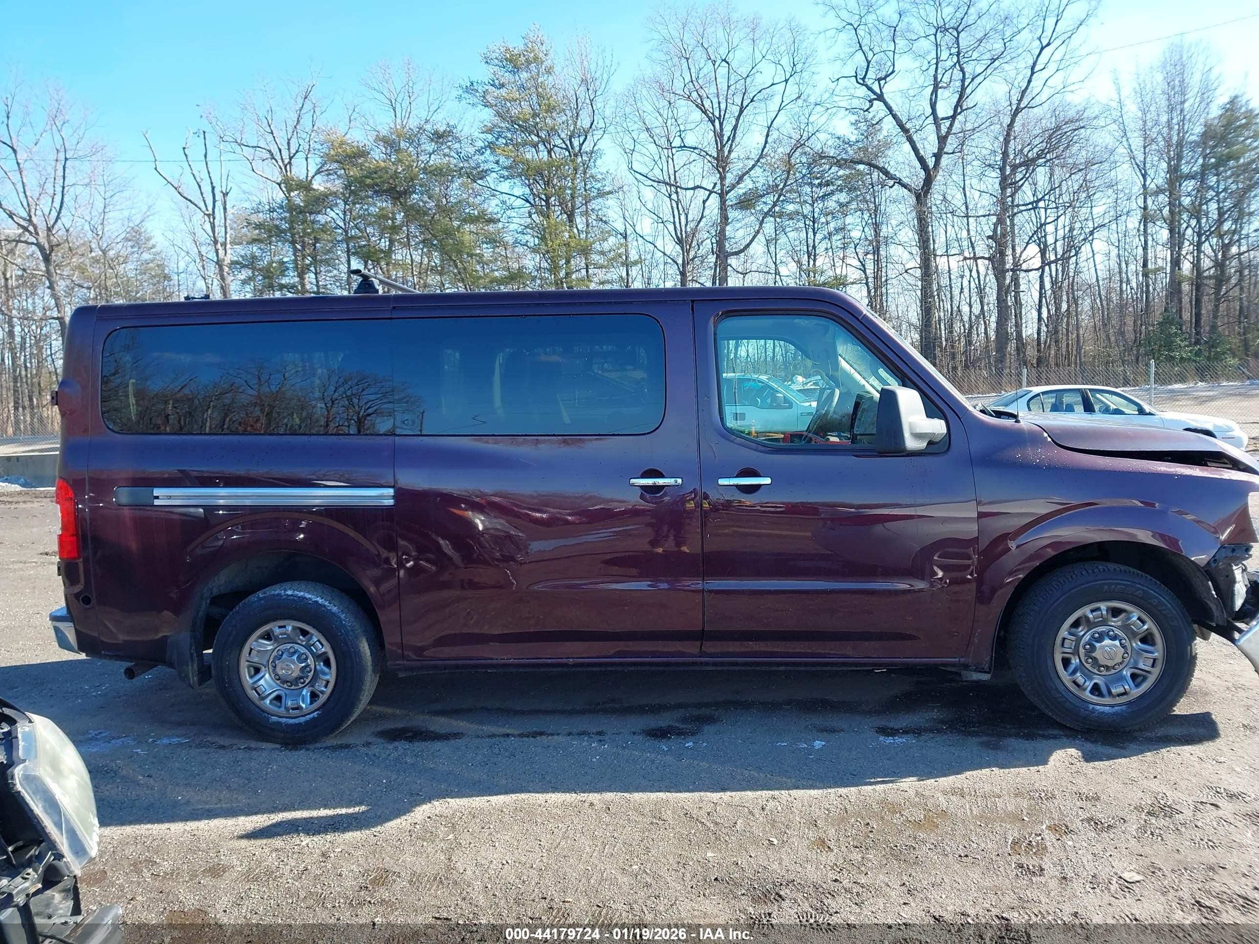2015 Nissan Nv Passenger Nv3500 Hd Sv V6 Burgundy vin: 5BZBF0AA1FN851136