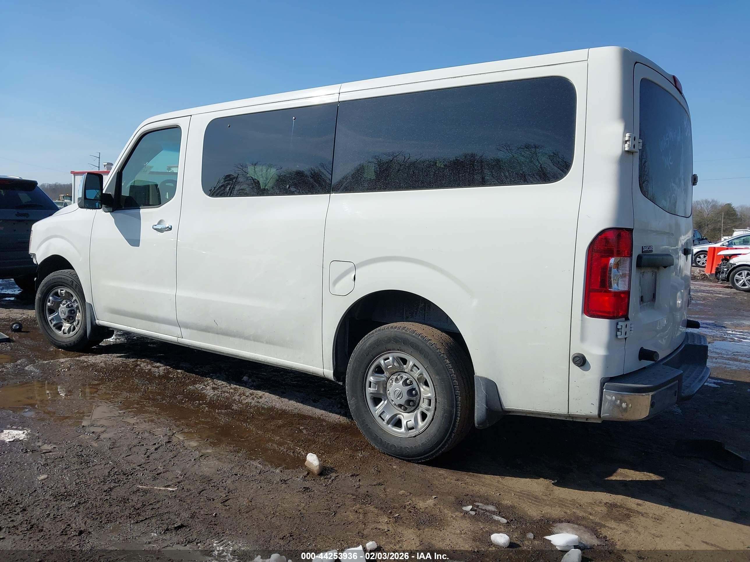 2014 Nissan Nv Passenger Nv3500 Hd Sv V6 White vin: 5BZBF0AA3EN161872