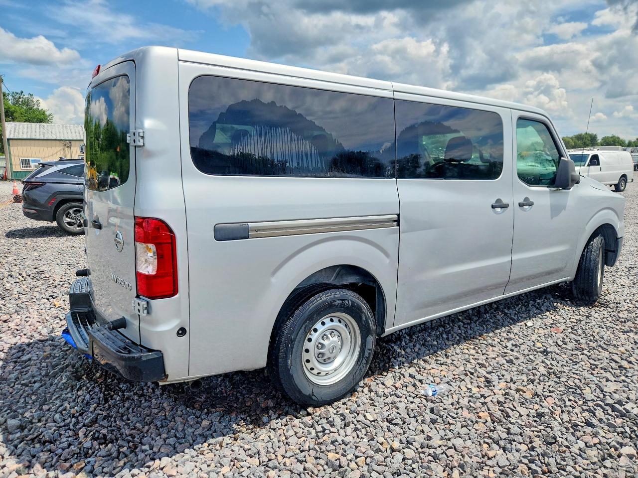 2017 Nissan Nv 3500 Hd S Silver vin: 5BZBF0AA4HN853210
