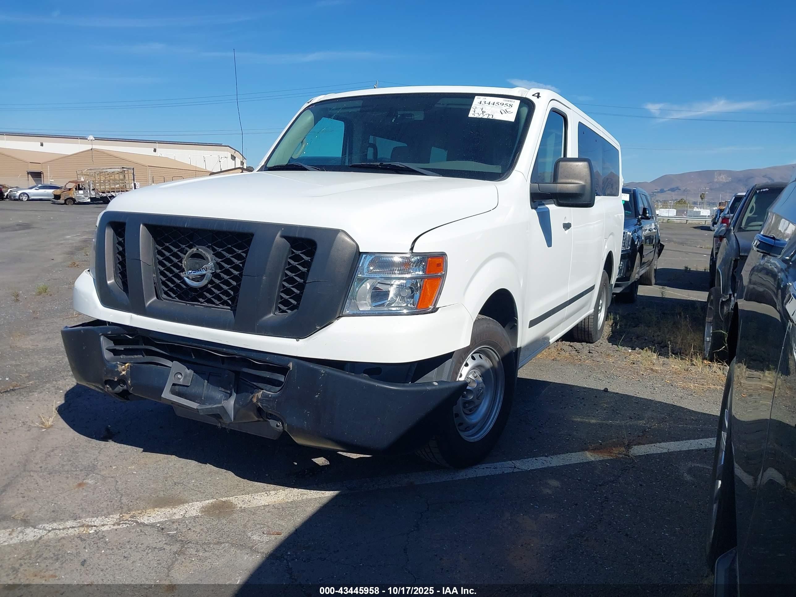 2014 Nissan Nv Passenger Nv3500 Hd S V6/sv V6 White vin: 5BZBF0AA5EN161100