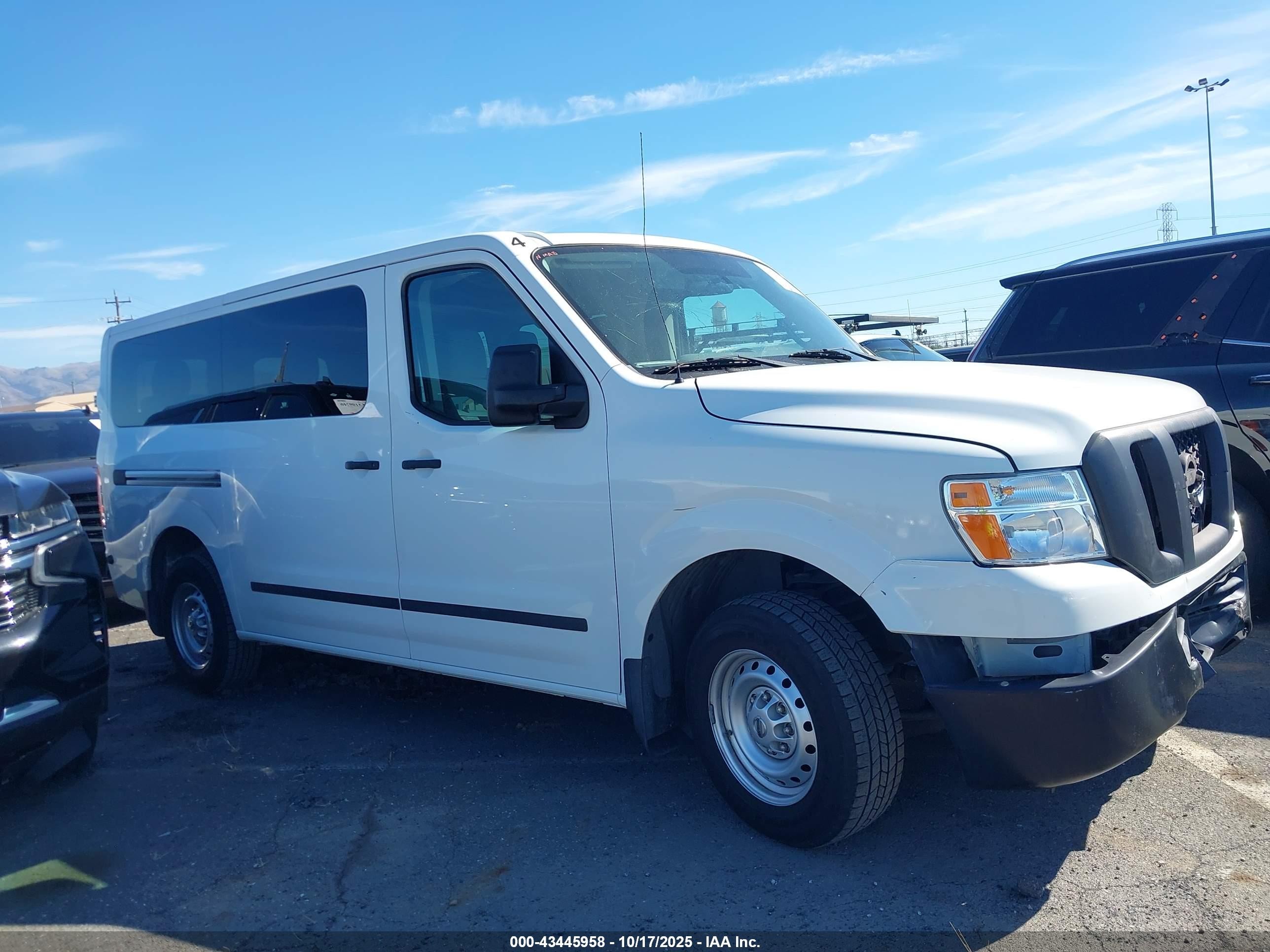 2014 Nissan Nv Passenger Nv3500 Hd S V6/sv V6 White vin: 5BZBF0AA5EN161100