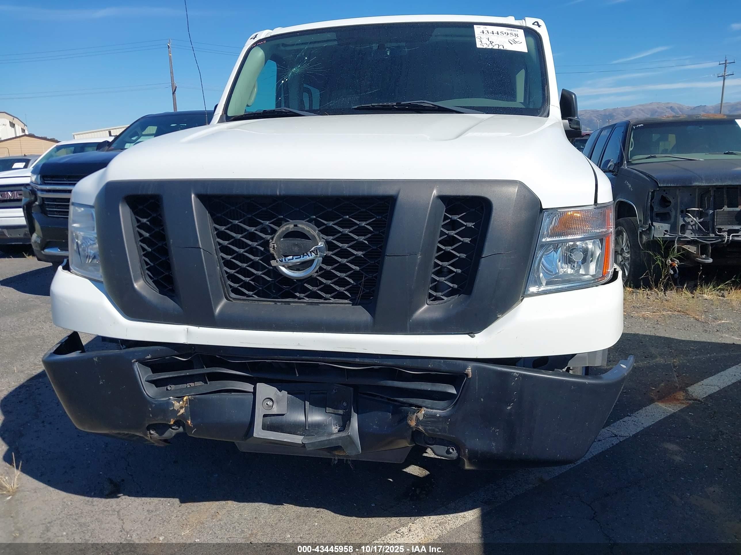 2014 Nissan Nv Passenger Nv3500 Hd S V6/sv V6 White vin: 5BZBF0AA5EN161100