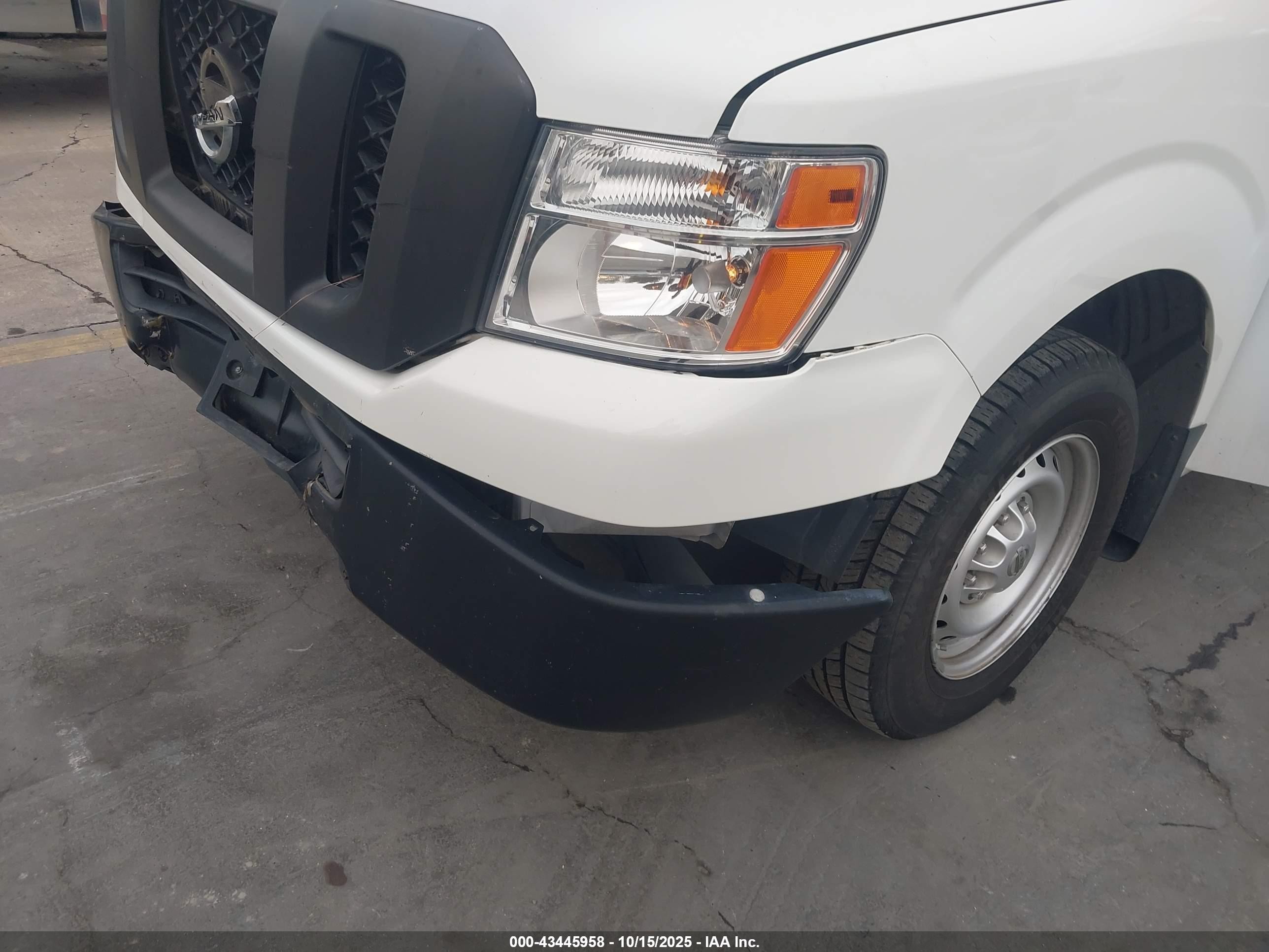 2014 Nissan Nv Passenger Nv3500 Hd S V6/sv V6 White vin: 5BZBF0AA5EN161100