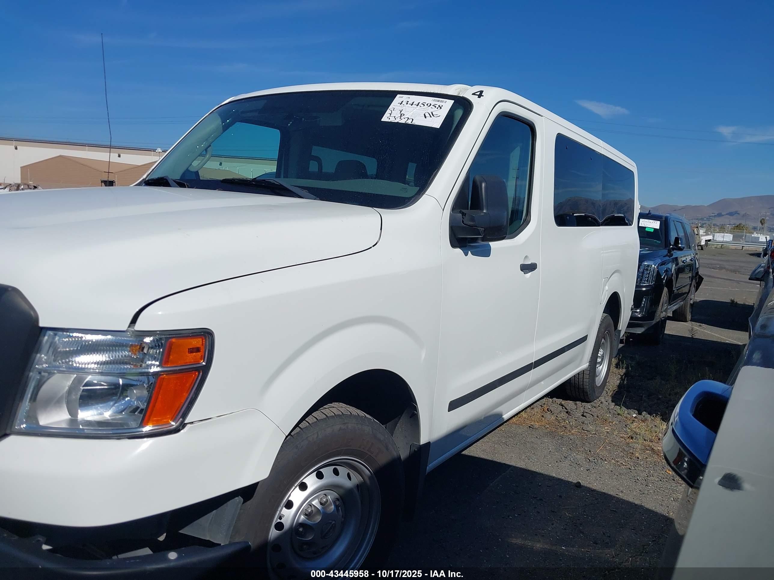 2014 Nissan Nv Passenger Nv3500 Hd S V6/sv V6 White vin: 5BZBF0AA5EN161100