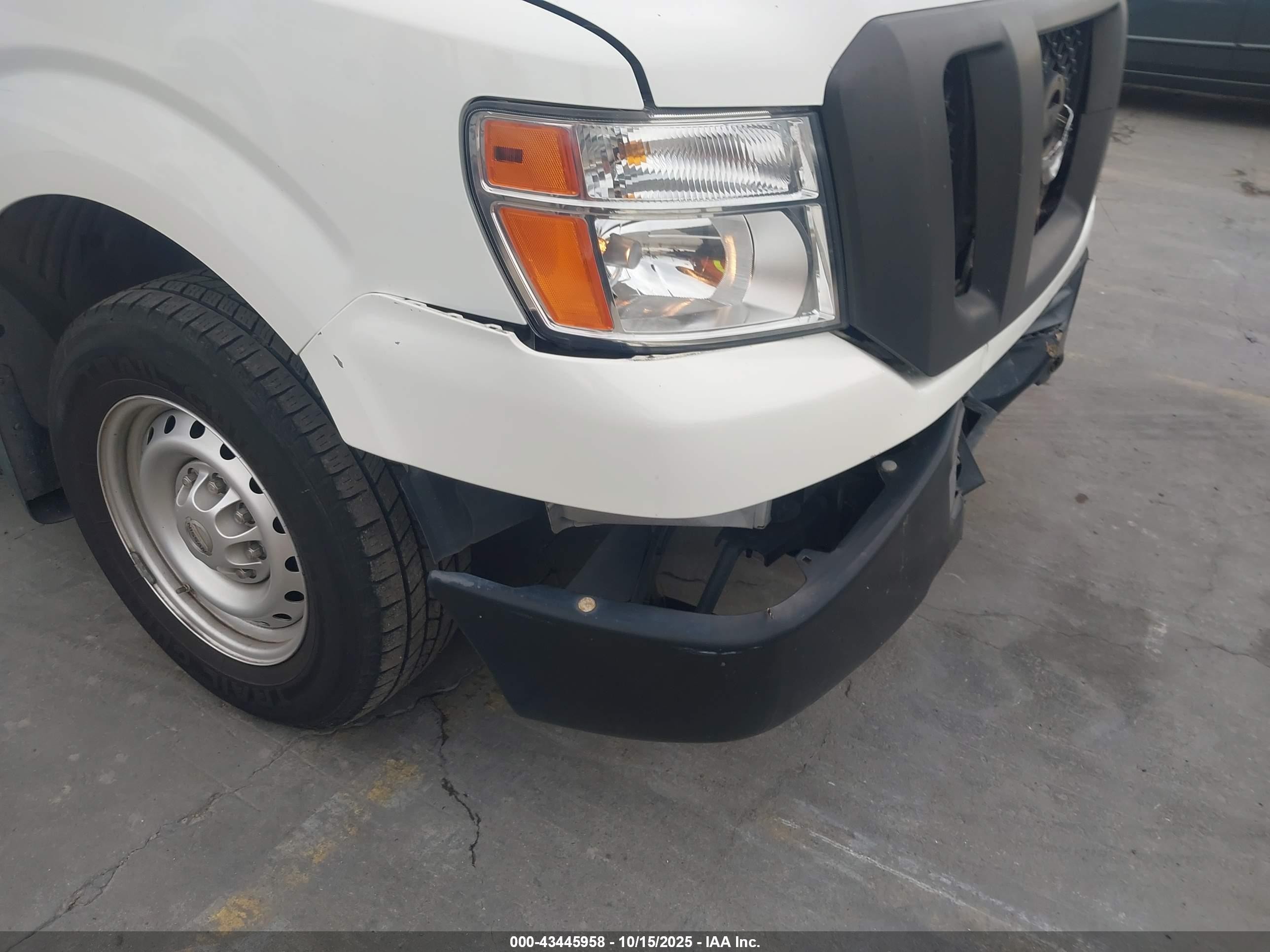 2014 Nissan Nv Passenger Nv3500 Hd S V6/sv V6 White vin: 5BZBF0AA5EN161100