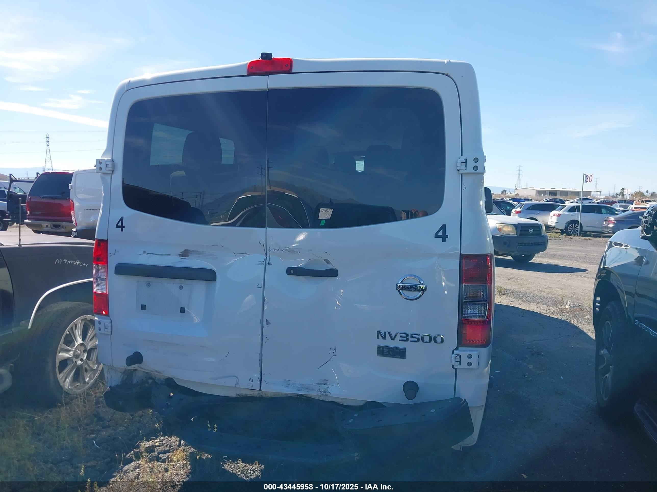2014 Nissan Nv Passenger Nv3500 Hd S V6/sv V6 White vin: 5BZBF0AA5EN161100