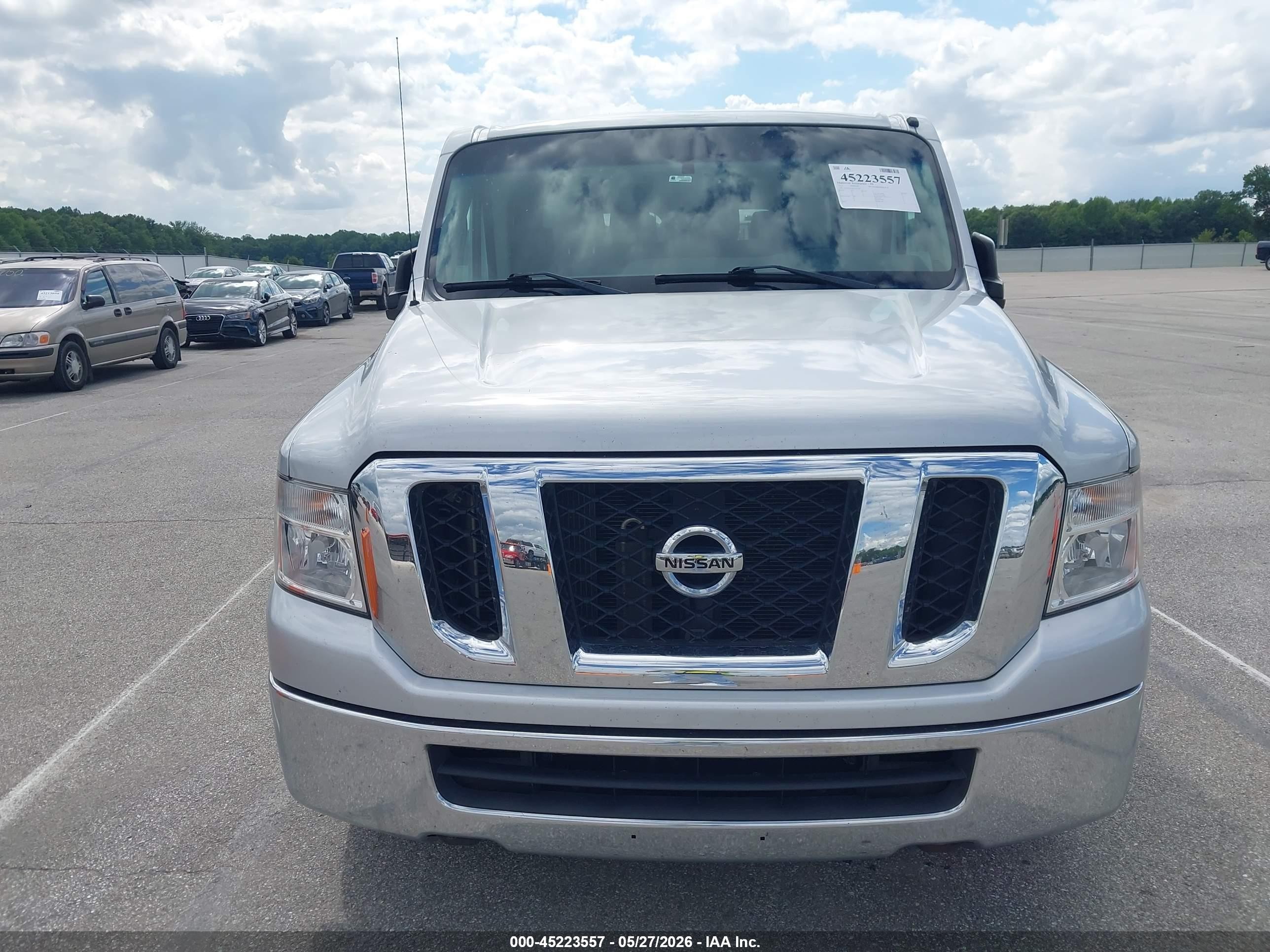 2015 Nissan Nv Passenger Nv3500 Hd Sv V6 Silver vin: 5BZBF0AA6FN850287