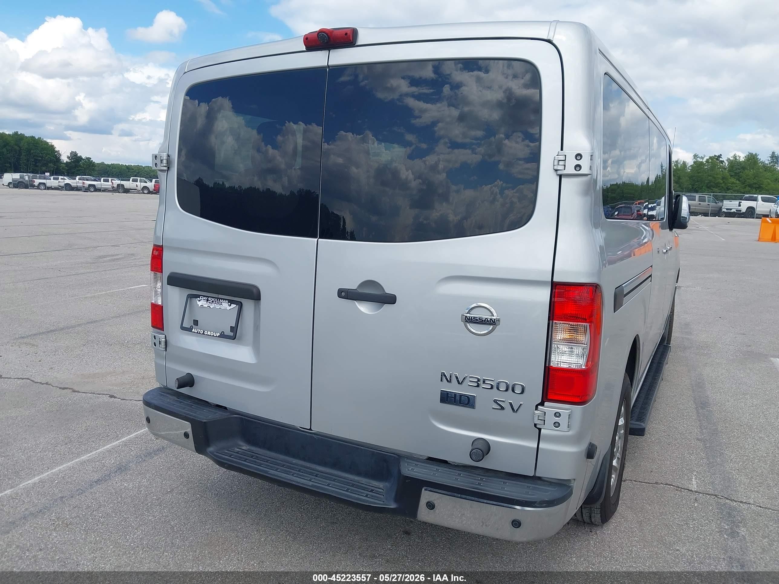 2015 Nissan Nv Passenger Nv3500 Hd Sv V6 Silver vin: 5BZBF0AA6FN850287