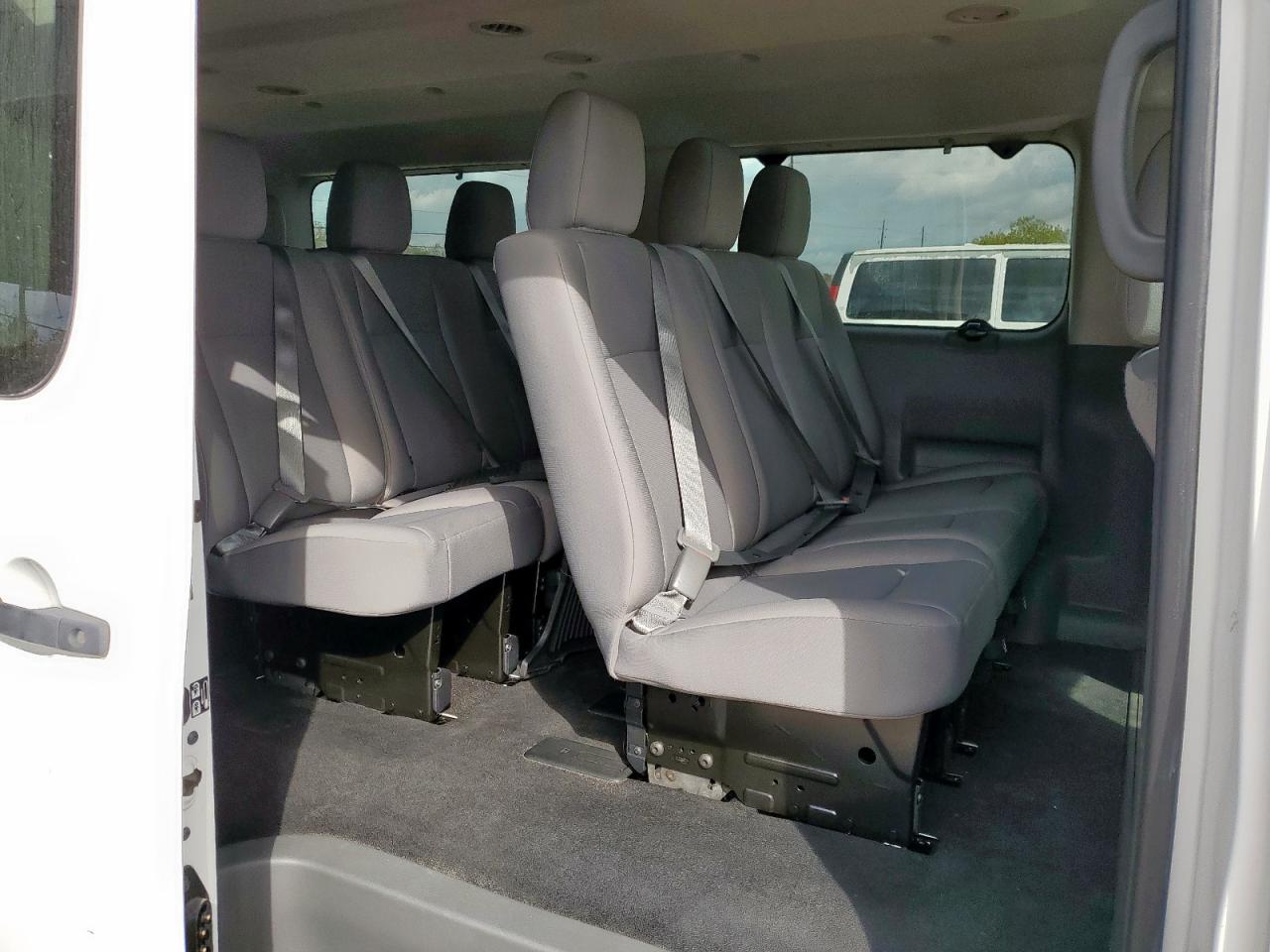 2017 Nissan Nv 3500 S White vin: 5BZBF0AA9HN851064