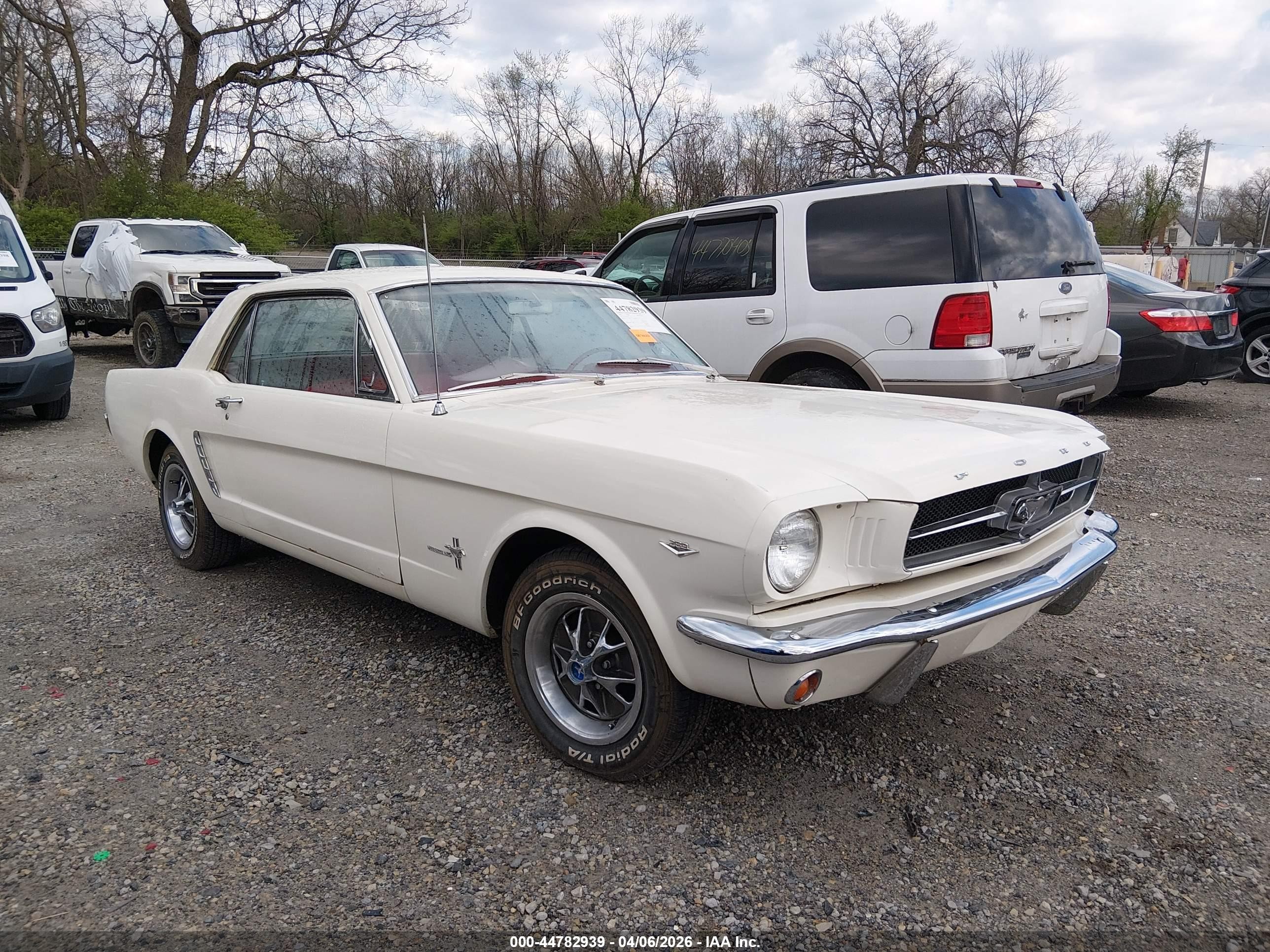 1965 Ford Mustang   White vin: 5F07C390315      