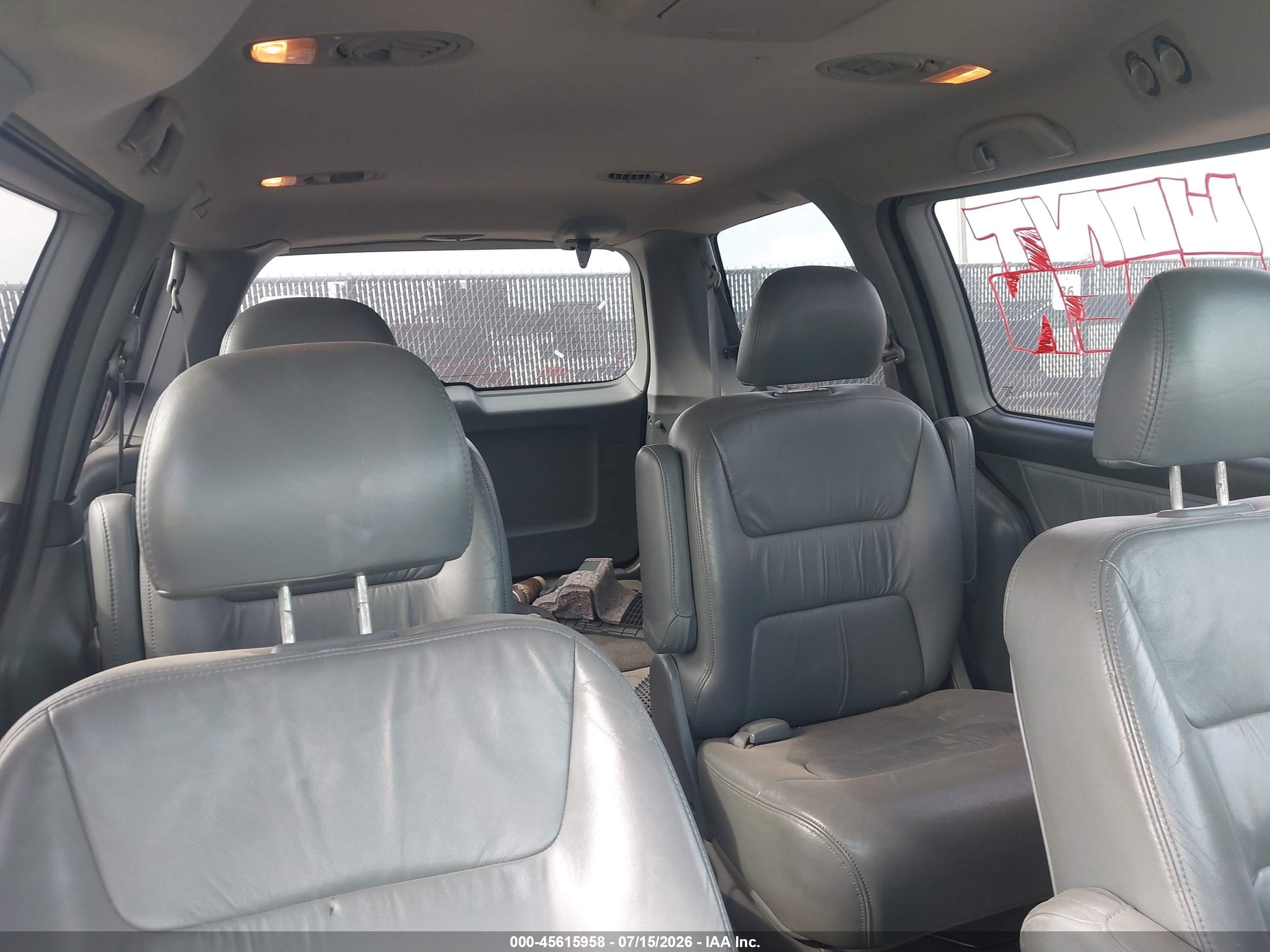 2004 Honda Odyssey Ex-l Серебряный vin: 5FNRL18014B109678