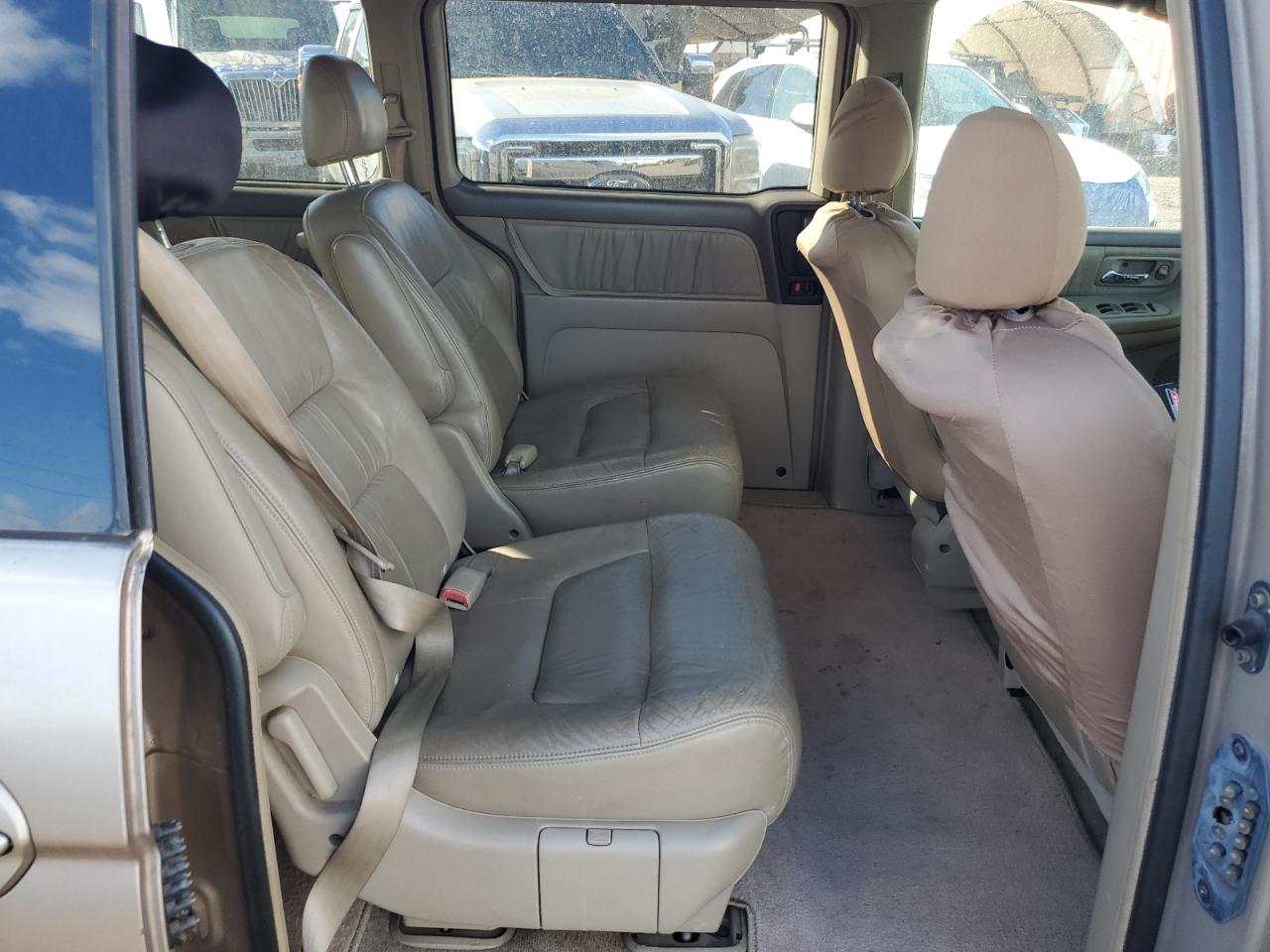 2003 Honda Odessey Gold vin: 5FNRL18043B124450