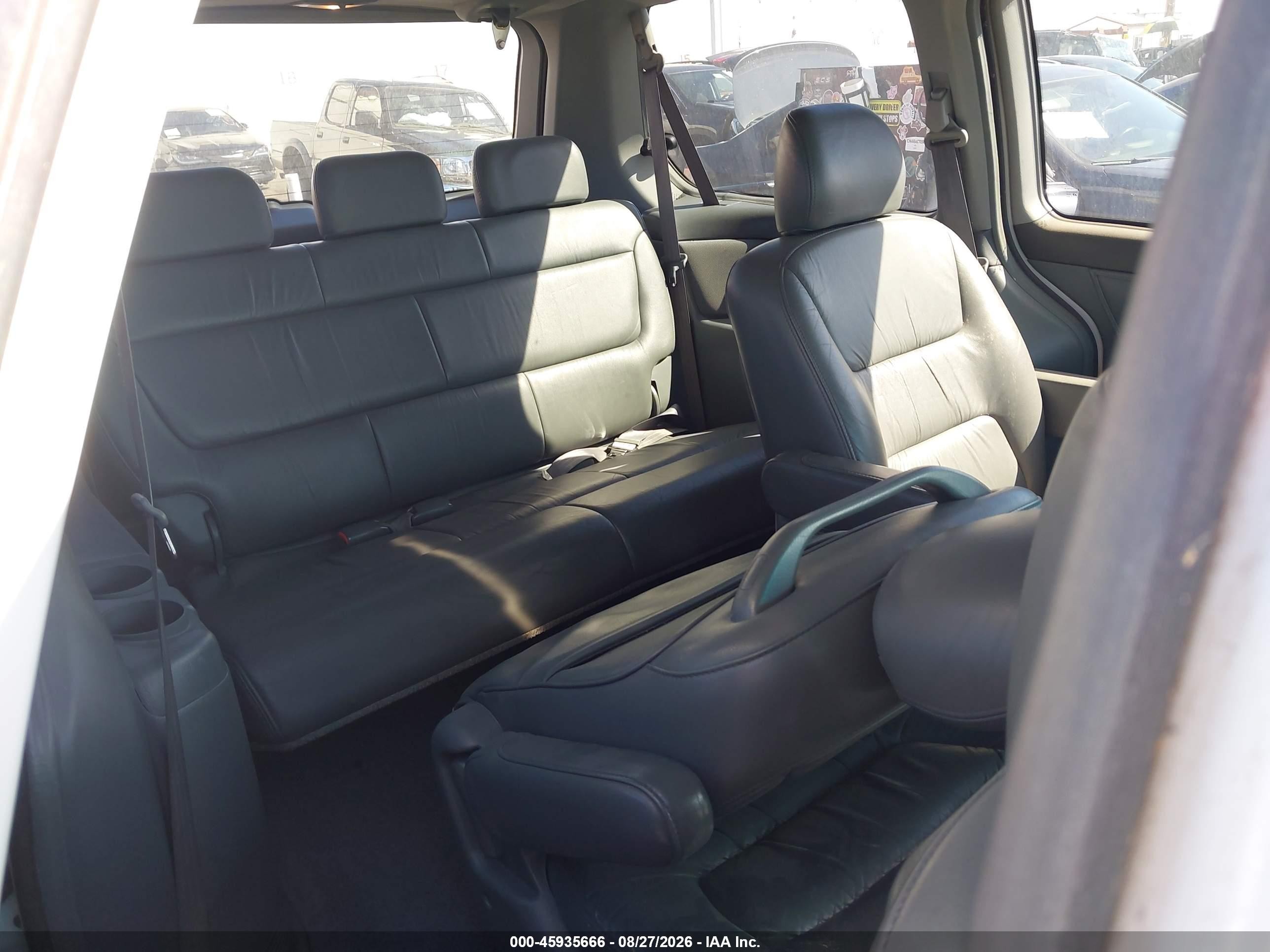 2003 Honda Odyssey Ex-l White vin: 5FNRL180X3B066098