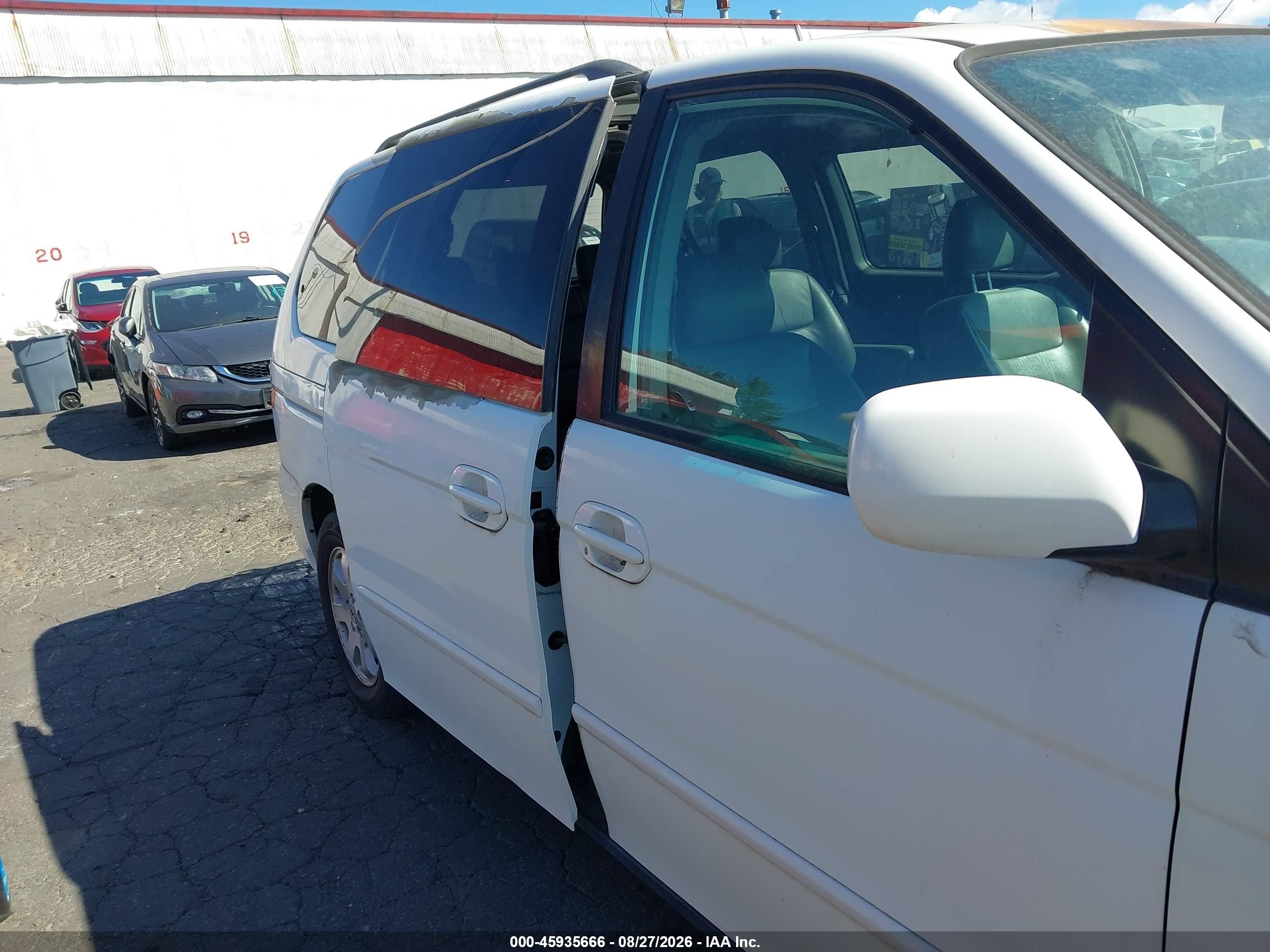 2003 Honda Odyssey Ex-l White vin: 5FNRL180X3B066098