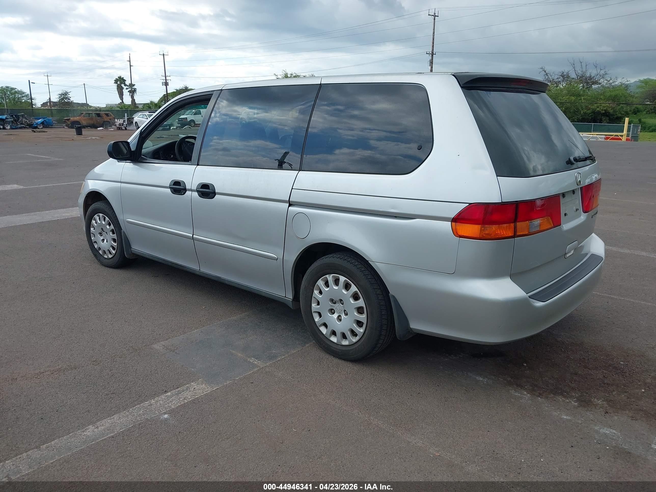2003 Honda Odyssey Lx Silver vin: 5FNRL18513B151410