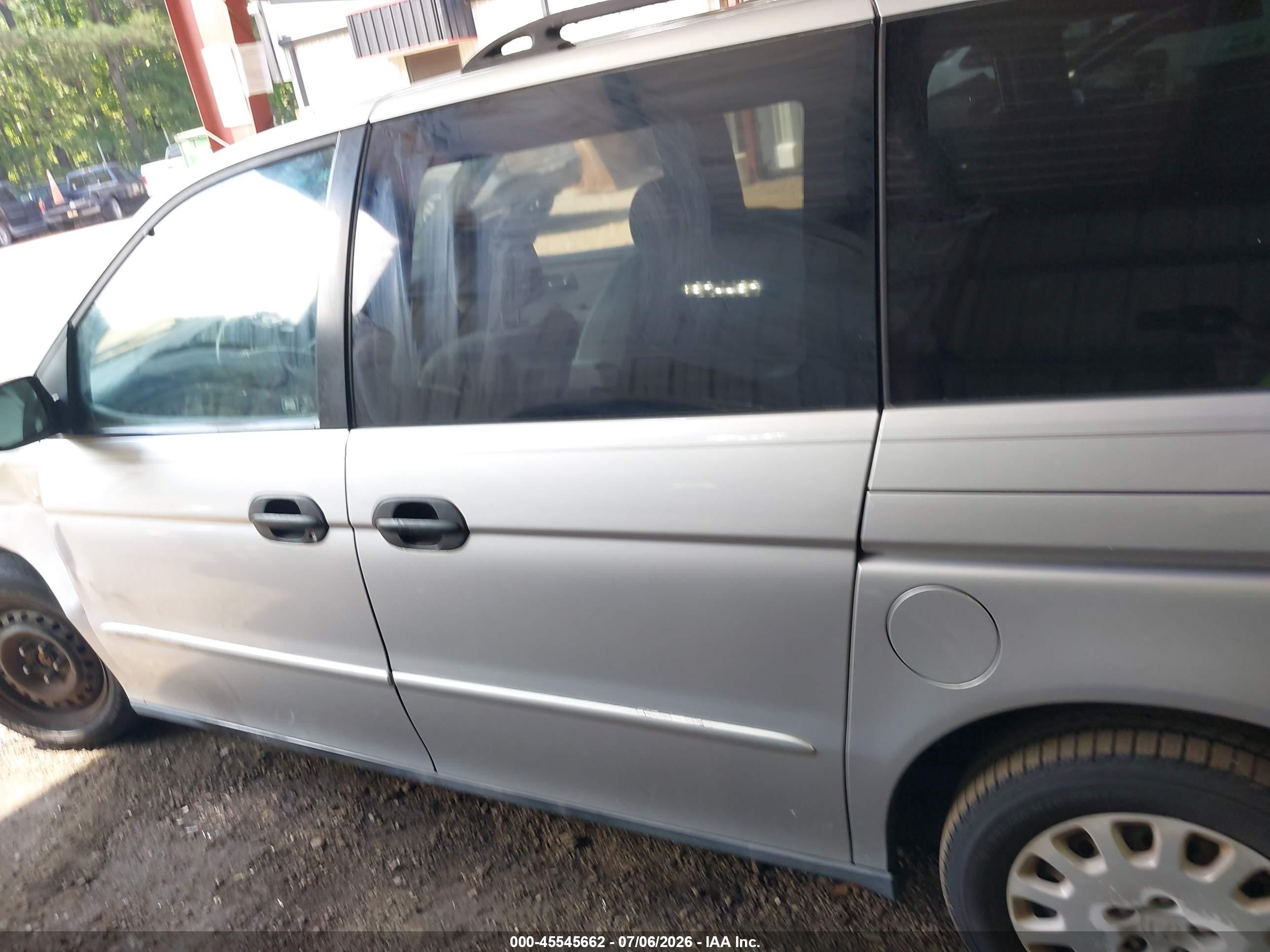 2004 Honda Odyssey Lx Silver vin: 5FNRL18524B145973