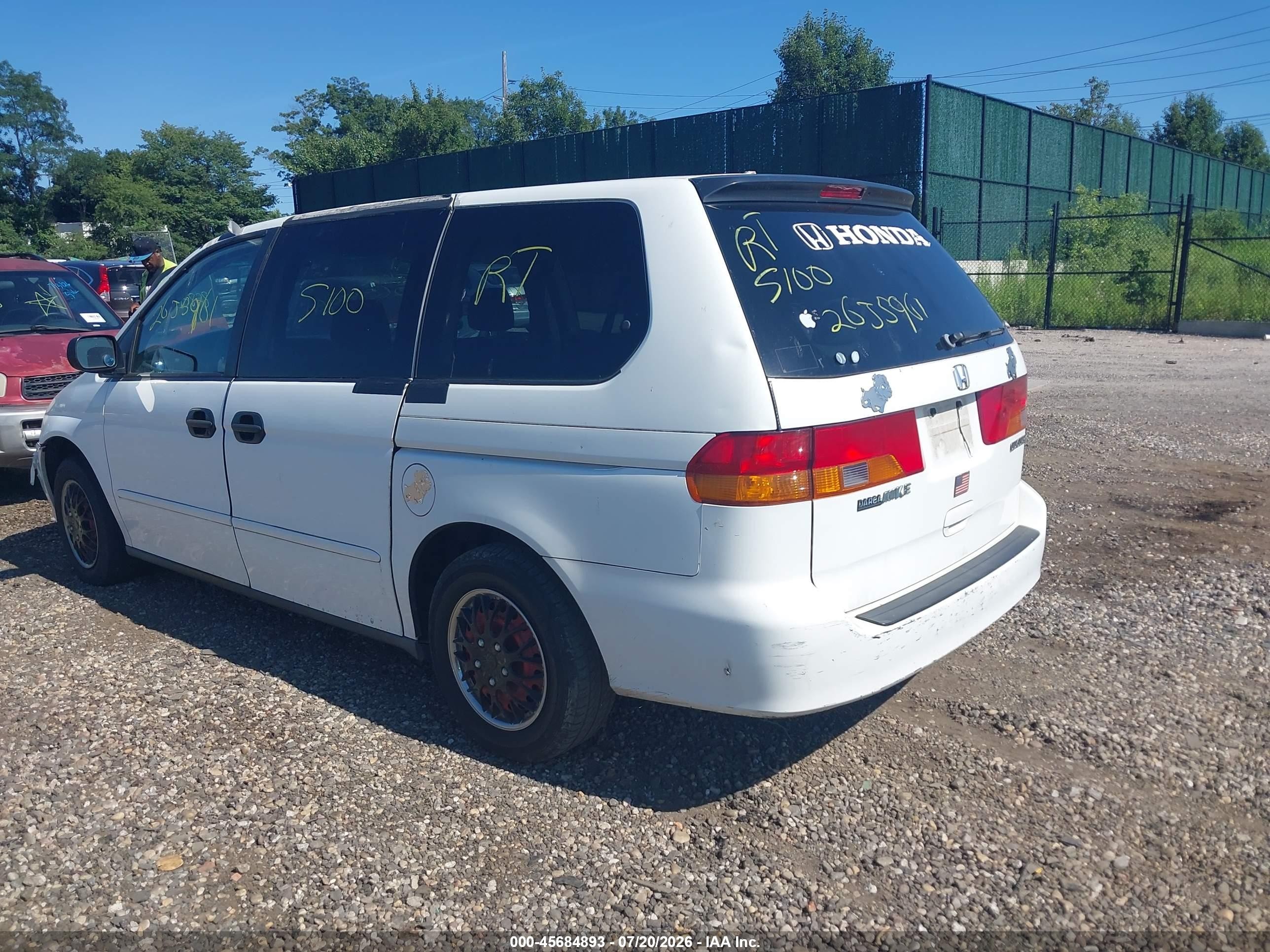 2004 Honda Odyssey Lx White vin: 5FNRL18564B105413