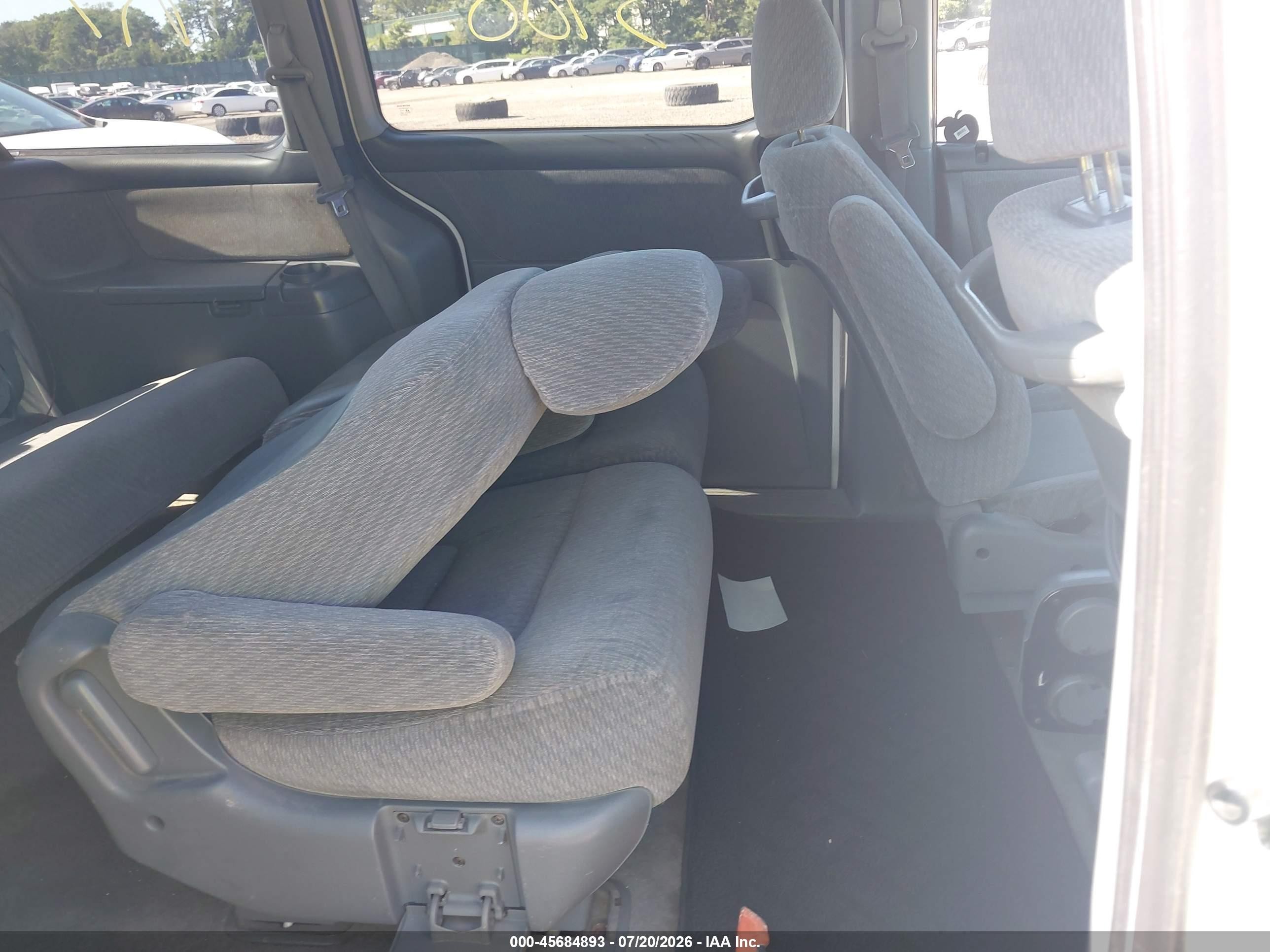 2004 Honda Odyssey Lx White vin: 5FNRL18564B105413