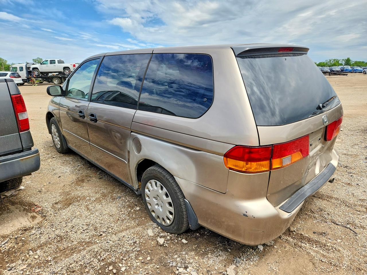 2004 Honda Odyssey Lx Tan vin: 5FNRL18574B016241