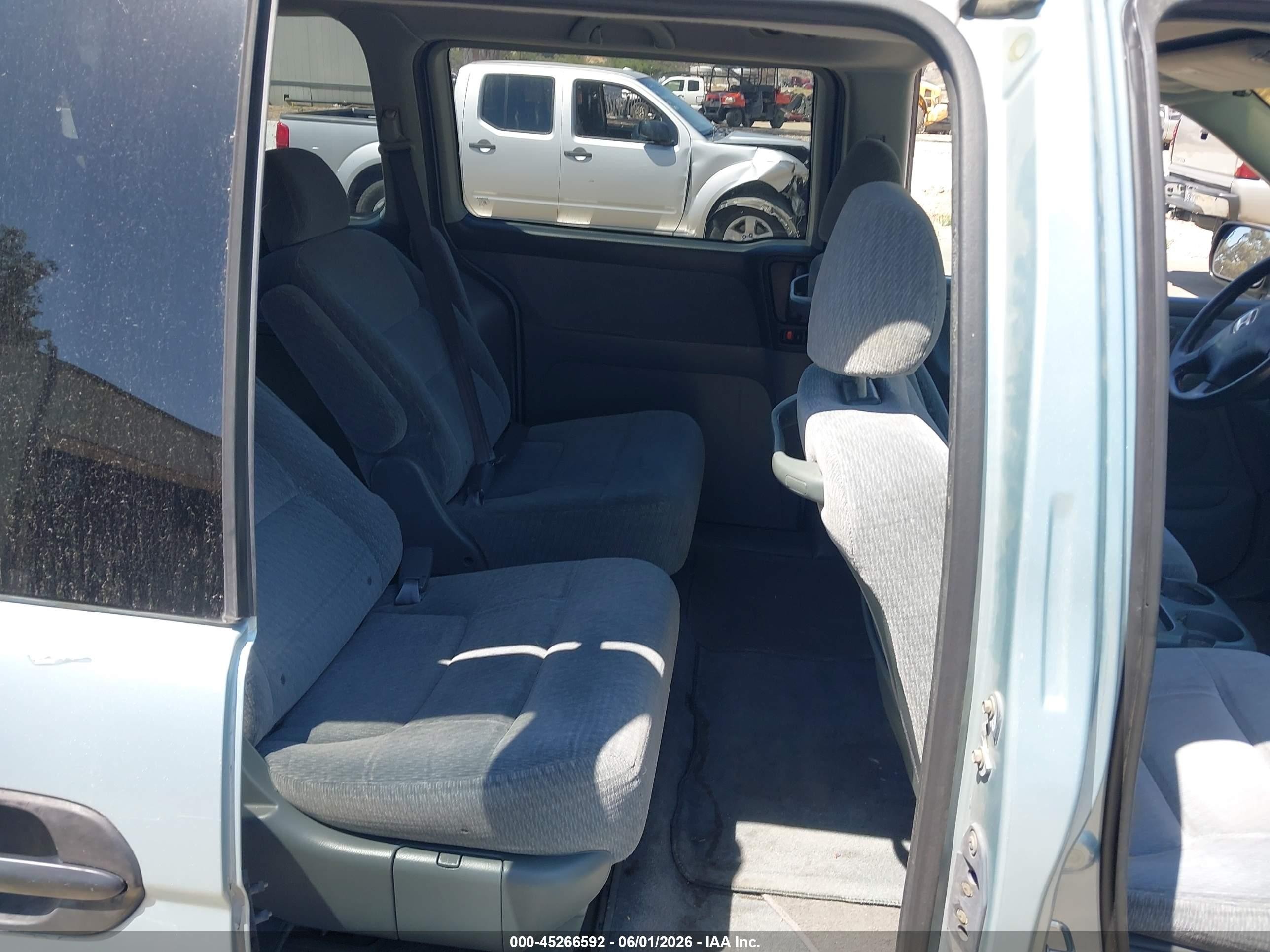 2003 Honda Odyssey Lx Silver vin: 5FNRL18593B090338