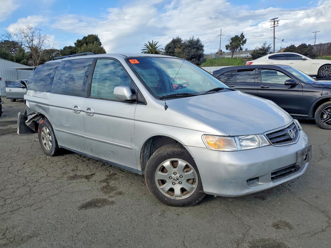2003 Honda Odyssey Silver vin: 5FNRL18613B011480