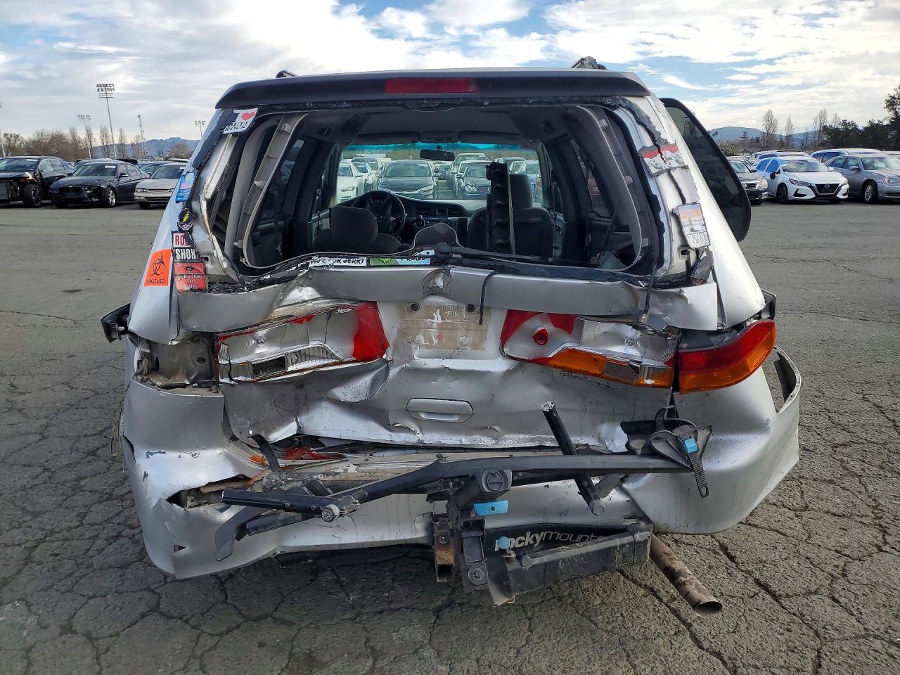 2003 Honda Odyssey Silver vin: 5FNRL18613B011480