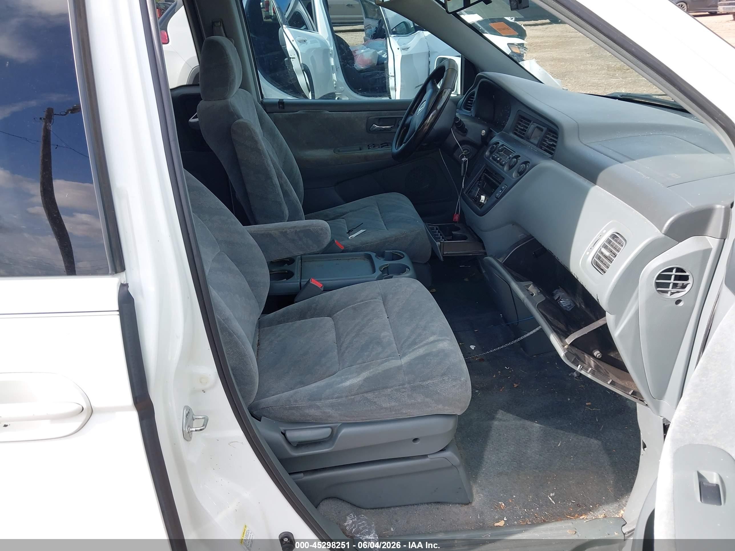 2002 Honda Odyssey Ex White vin: 5FNRL18632B010698