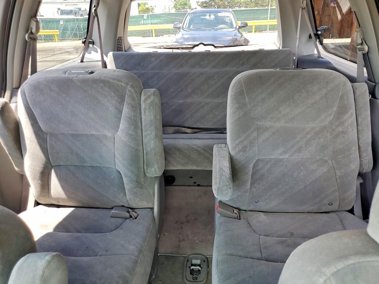 2004 Honda Odyssey Ex Silver vin: 5FNRL18634B074033