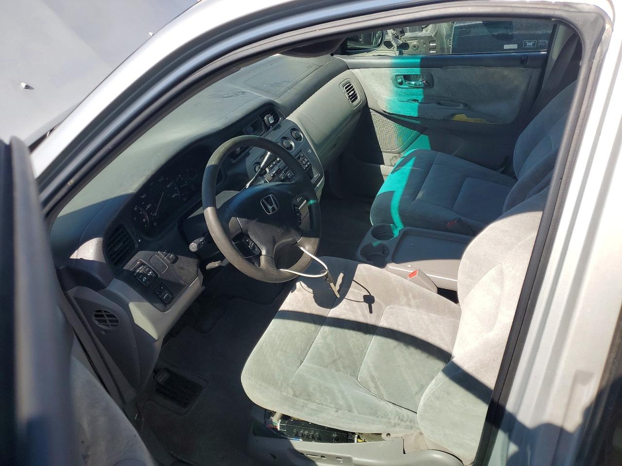2004 Honda Odyssey Ex Silver vin: 5FNRL18634B074033