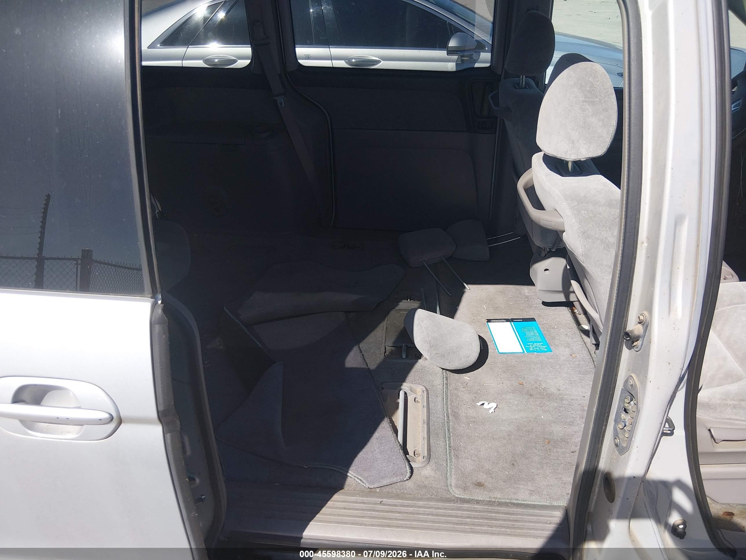 2002 Honda Odyssey Ex Silver vin: 5FNRL18652B031293