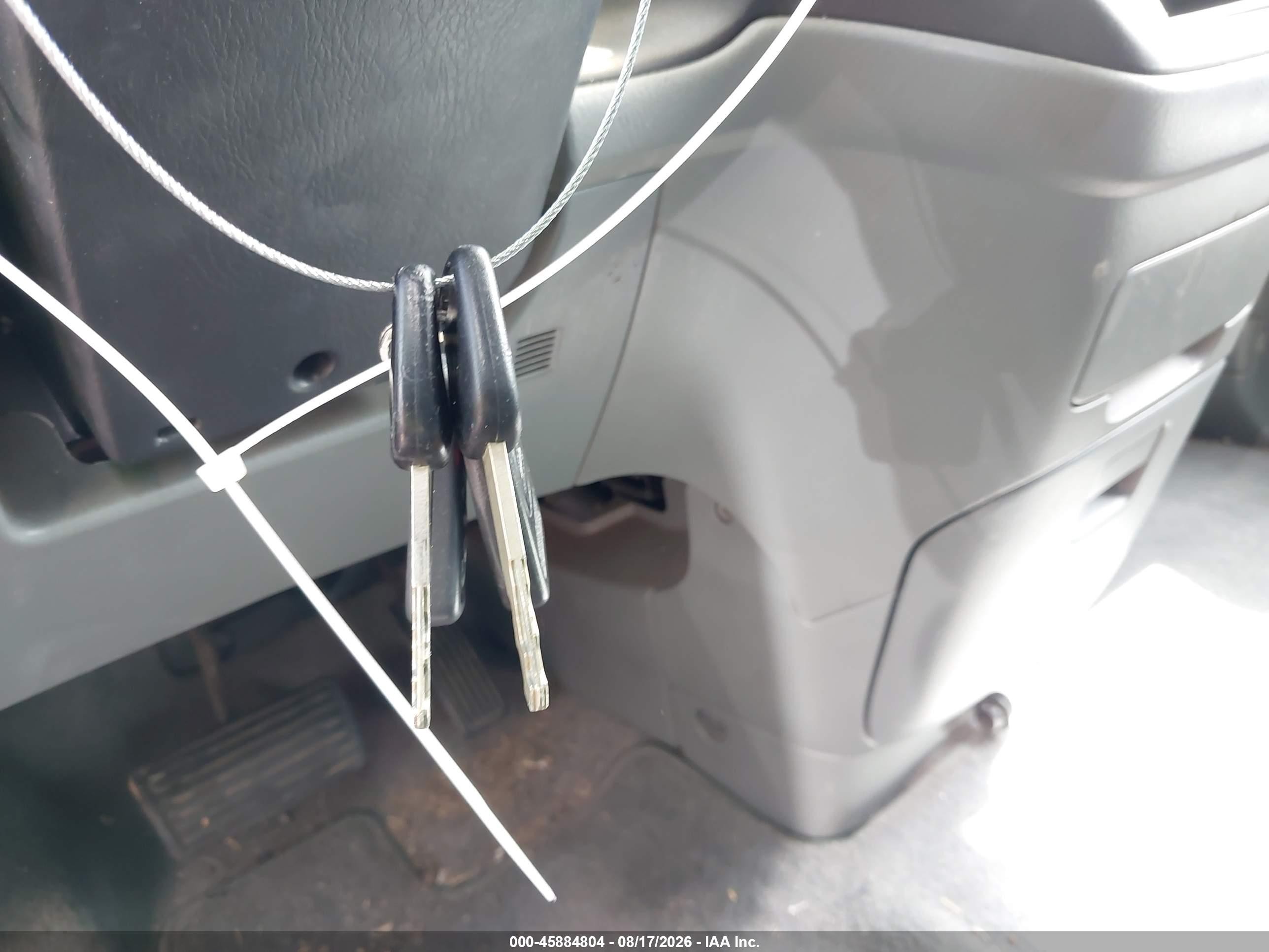 2004 Honda Odyssey Ex White vin: 5FNRL18664B010827