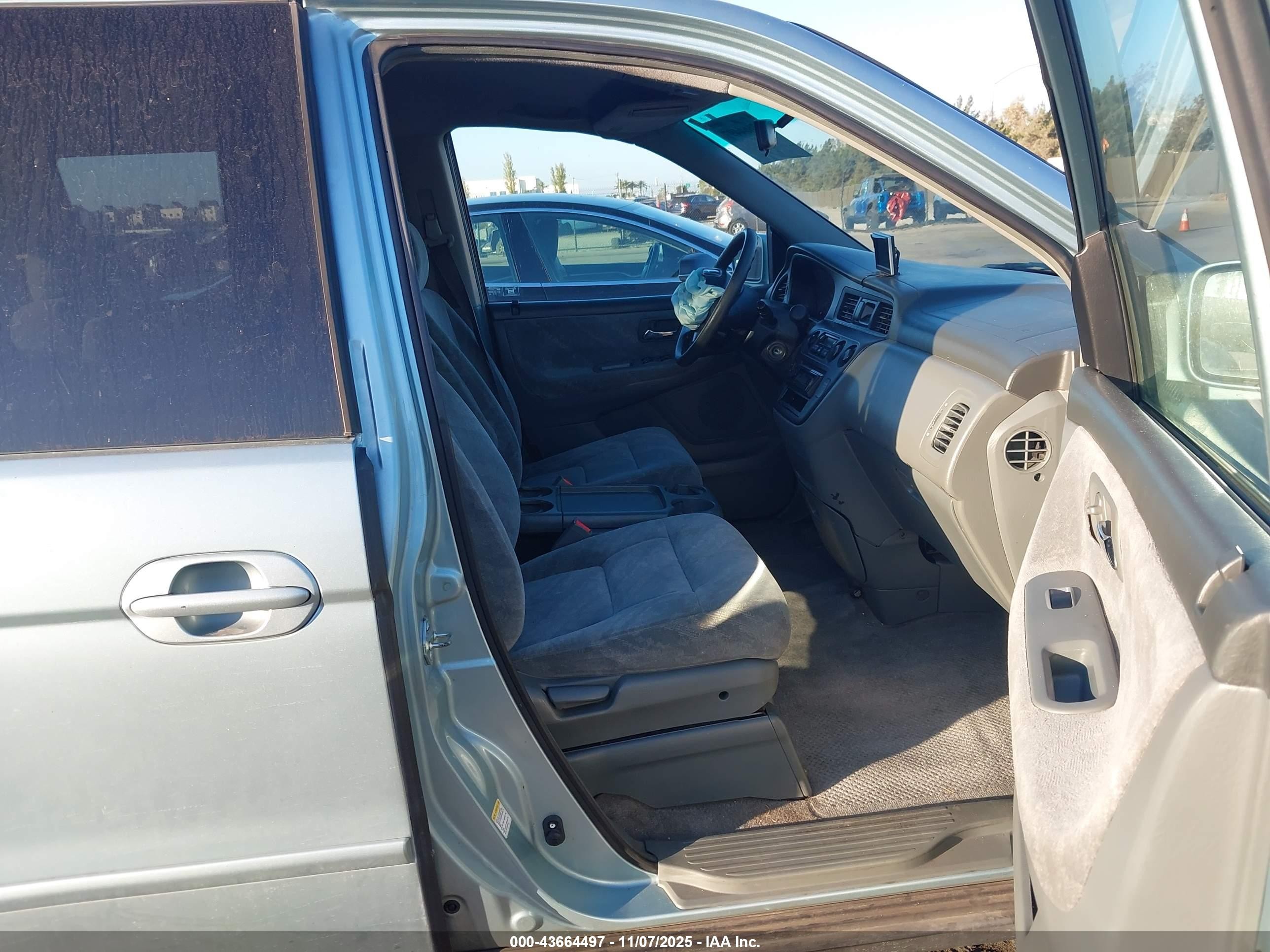 2004 Honda Odyssey Ex Light Blue vin: 5FNRL18674B067019