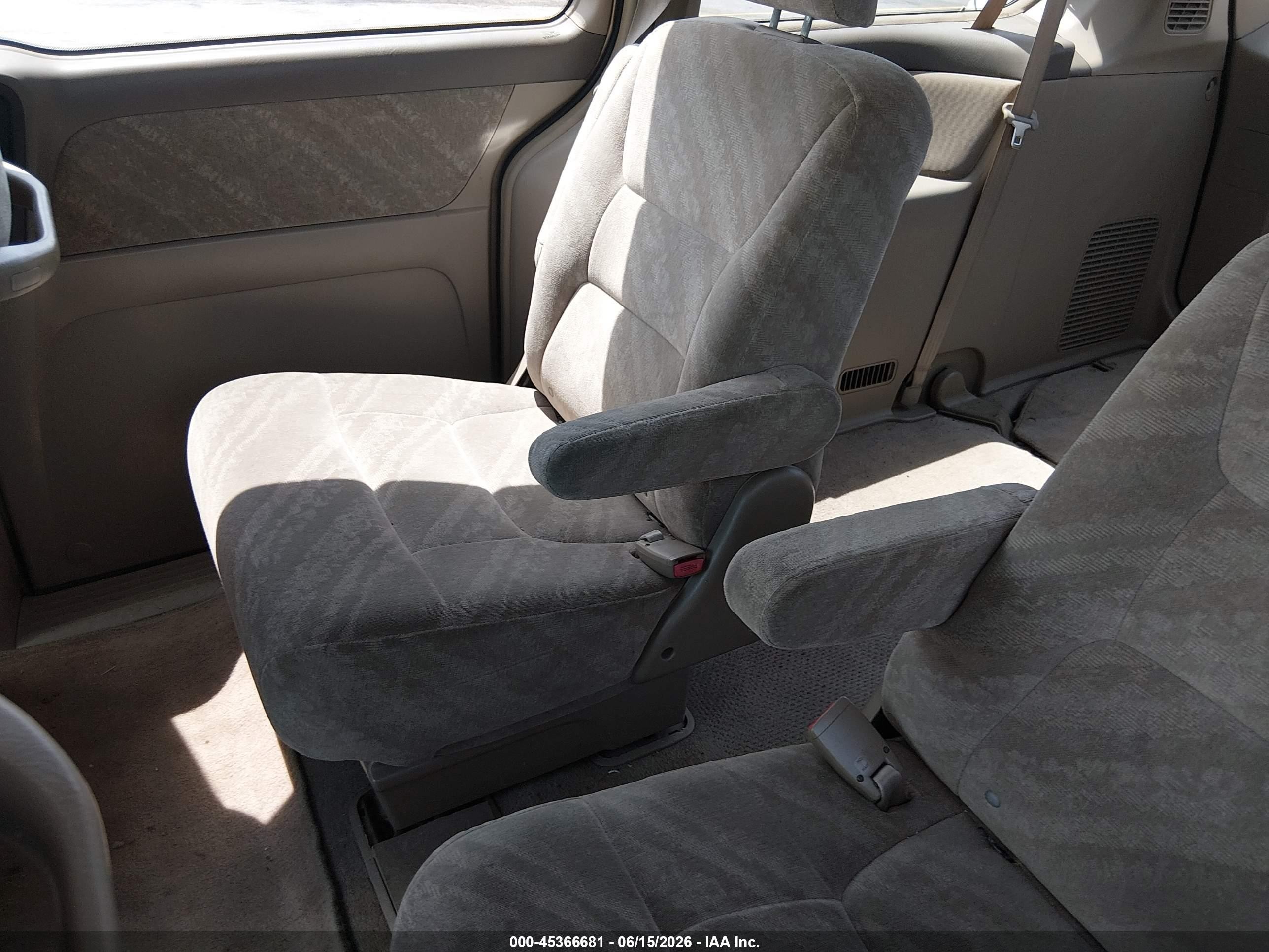 2004 Honda Odyssey Ex Tan vin: 5FNRL18674B082877