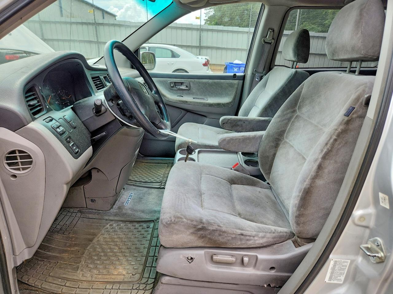 2004 Honda Odyssey Ex Silver vin: 5FNRL18674B147968