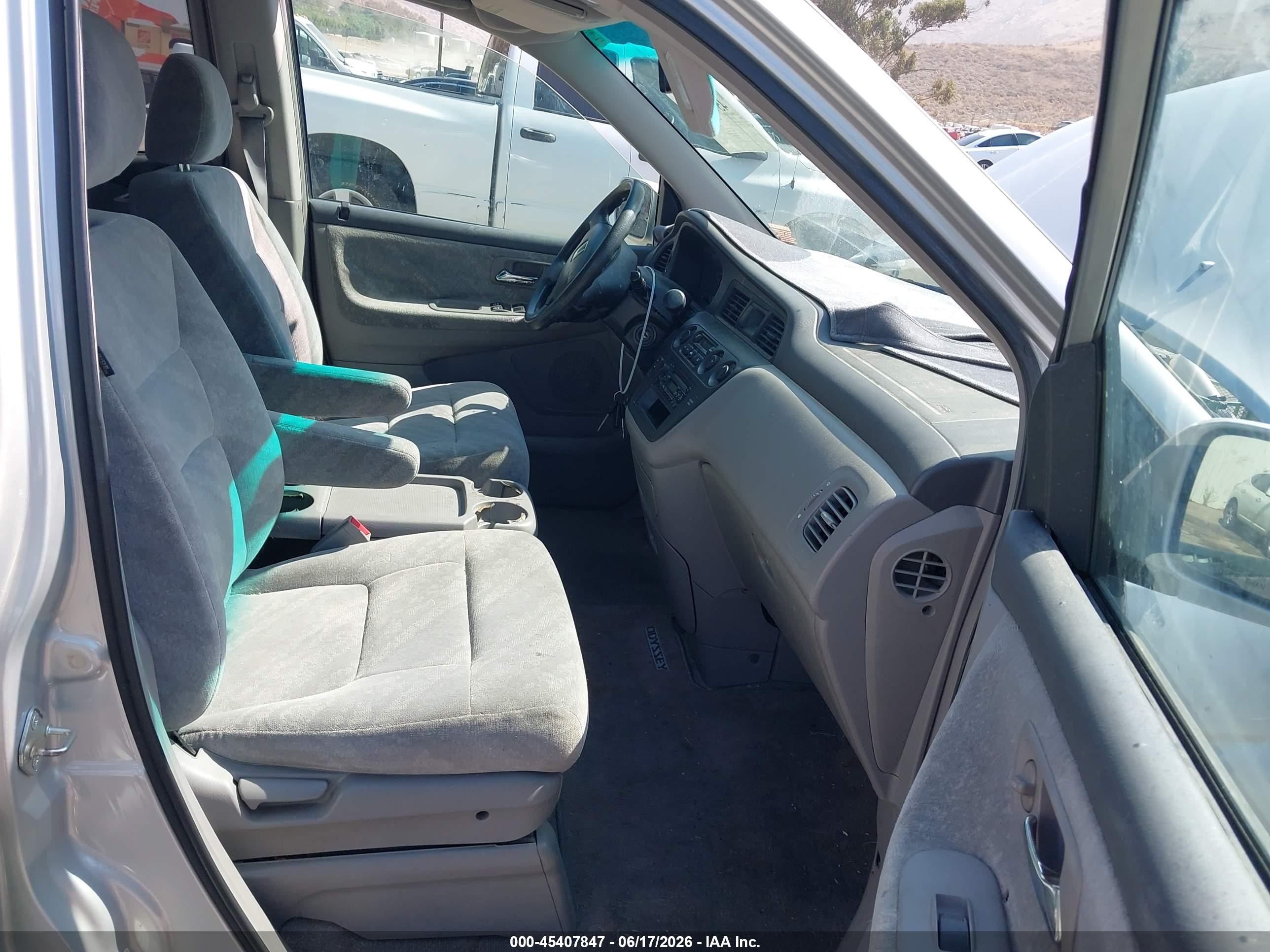 2004 Honda Odyssey Ex Silver vin: 5FNRL18684B034448
