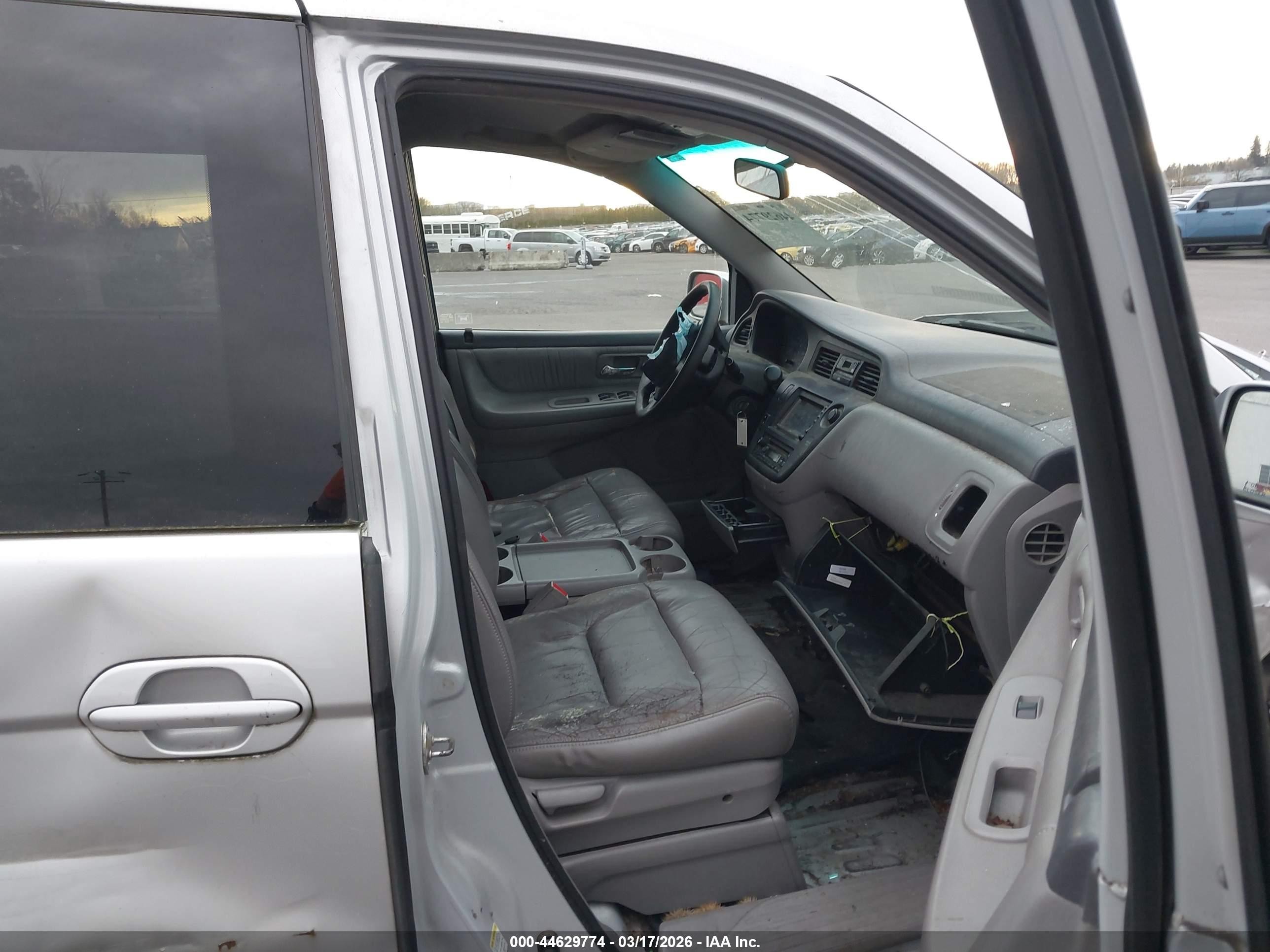 2003 Honda Odyssey Ex-l Silver vin: 5FNRL18703B108663
