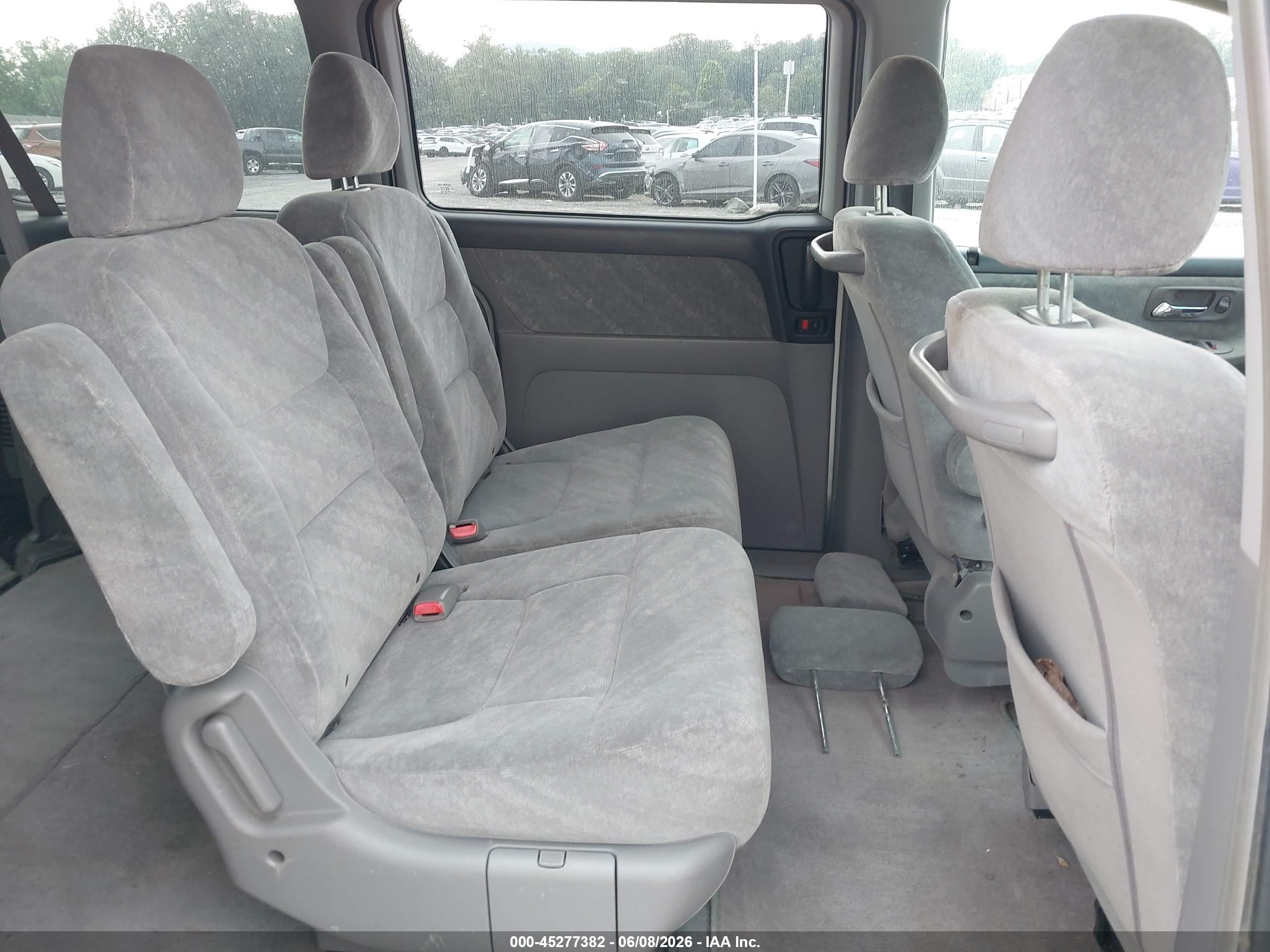 2004 Honda Odyssey Ex Silver vin: 5FNRL18824B109355