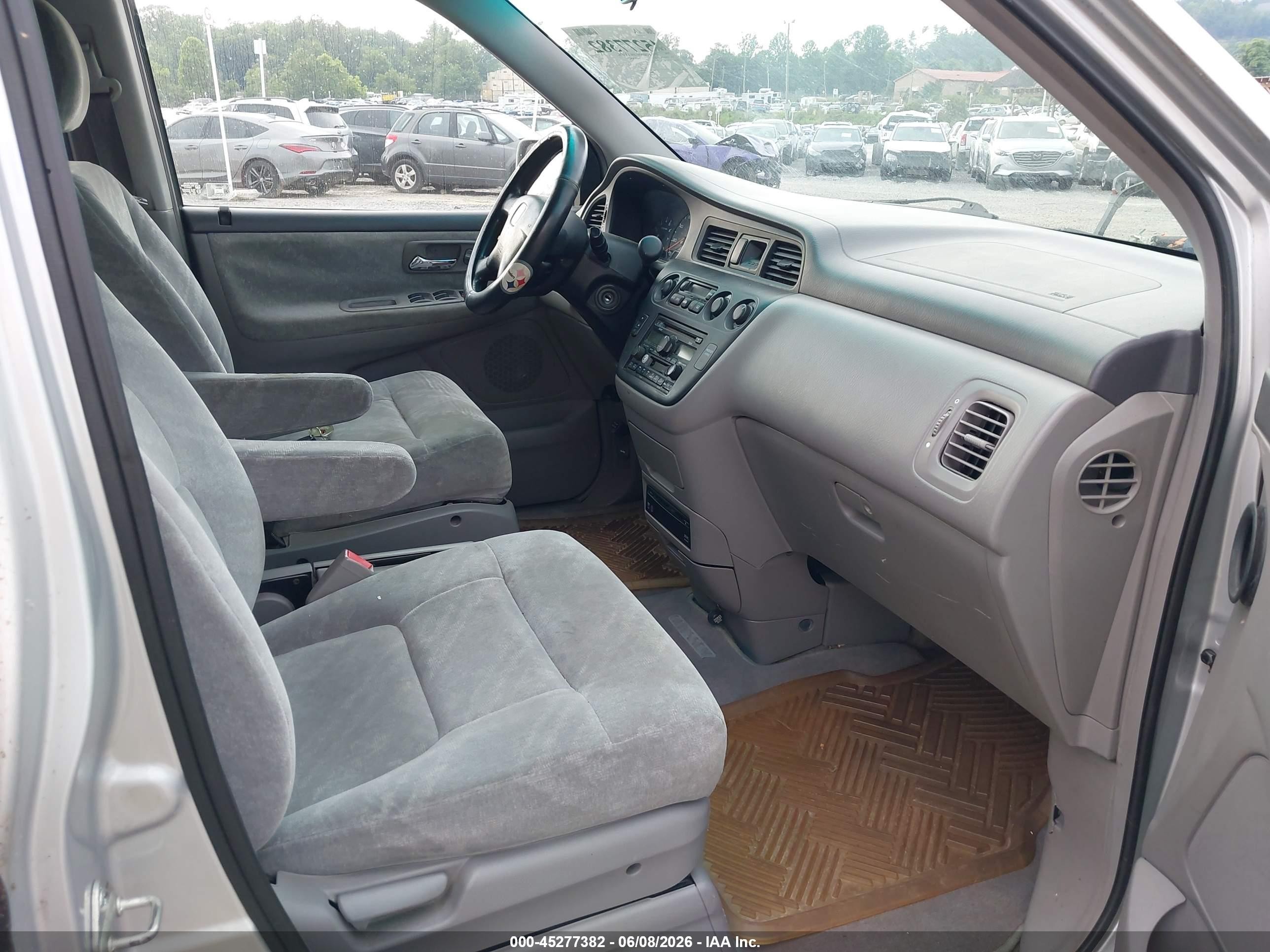 2004 Honda Odyssey Ex Silver vin: 5FNRL18824B109355