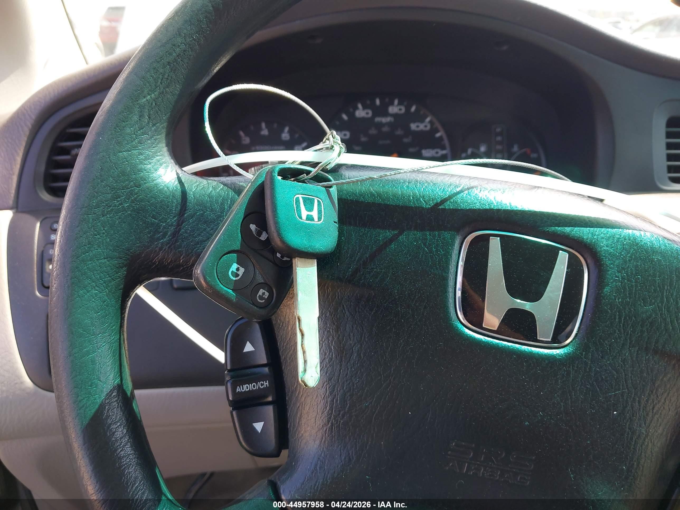 2004 Honda Odyssey Ex Silver vin: 5FNRL18884B147317