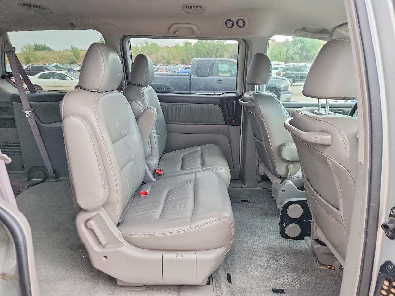 2004 Honda Odyssey Exl Серебряный vin: 5FNRL18944B121631