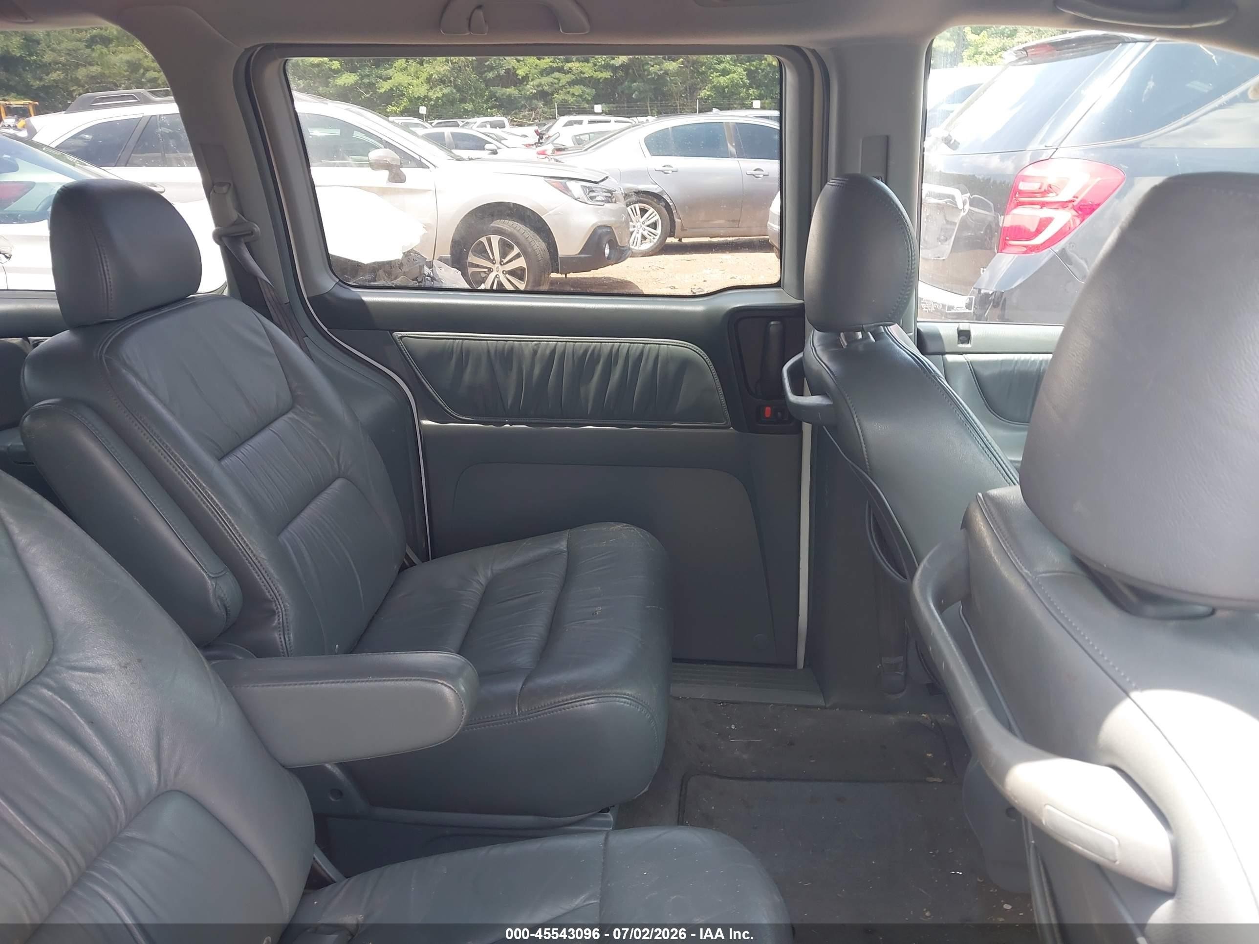 2002 Honda Odyssey Ex-l White vin: 5FNRL18952B029943