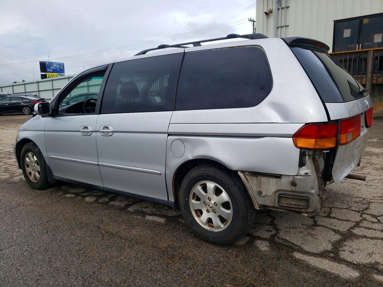 2004 Honda Odyssey Silver vin: 5FNRL18964B046639
