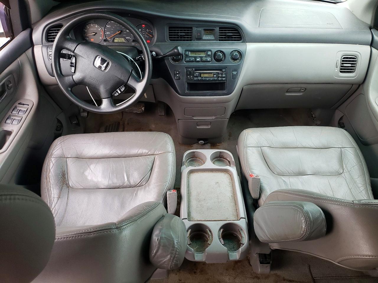 2004 Honda Odyssey Silver vin: 5FNRL18964B046639