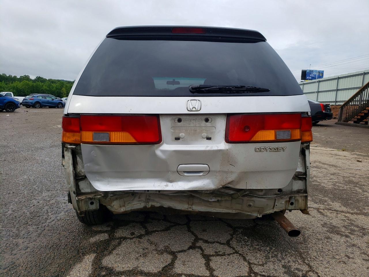 2004 Honda Odyssey Silver vin: 5FNRL18964B046639